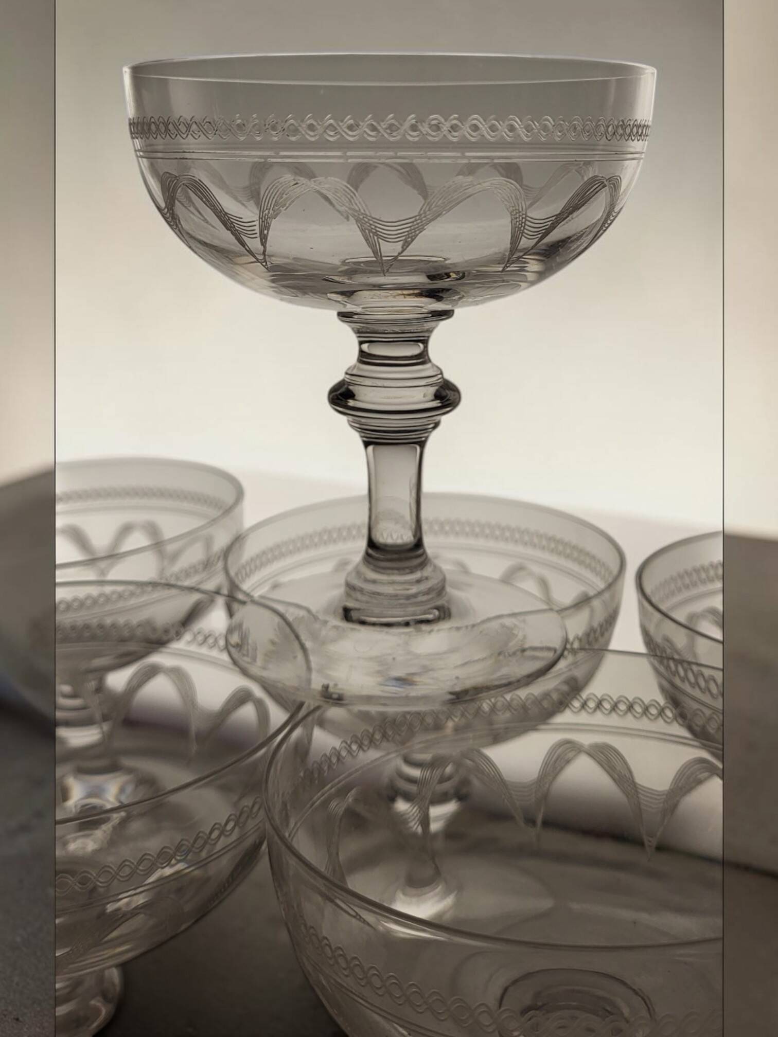 9 crystal champagne coupes