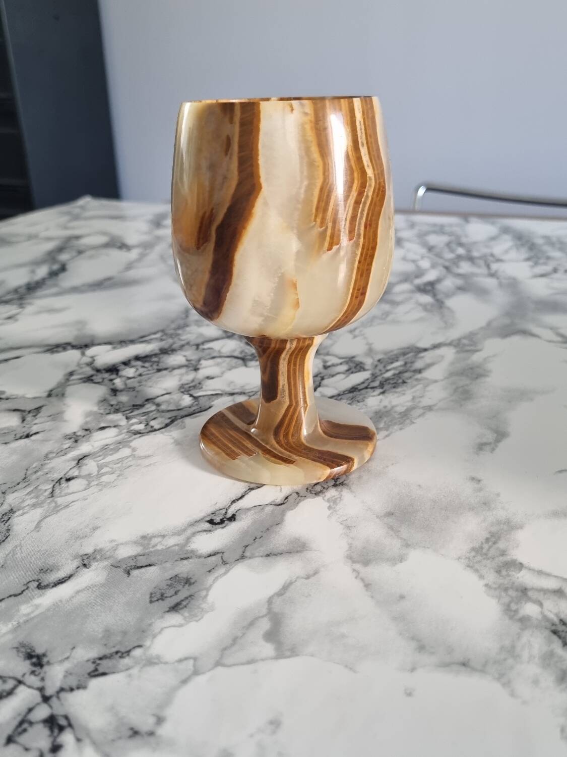 Onyx wine glass