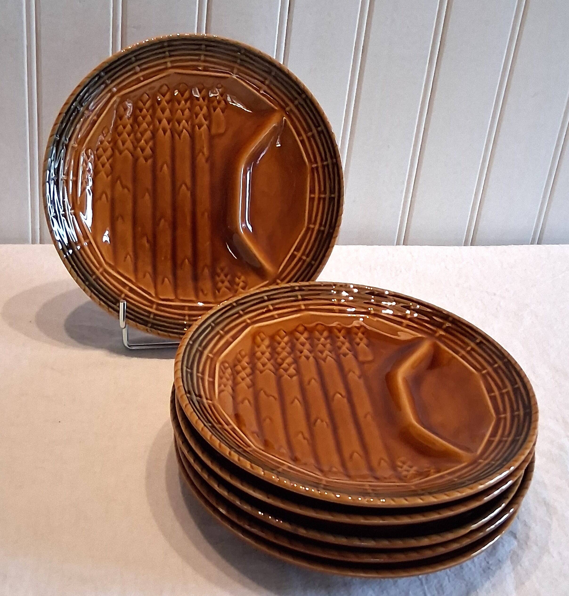 6 asparagus plates stamped "Sarreguemines" on the back in very good condition.