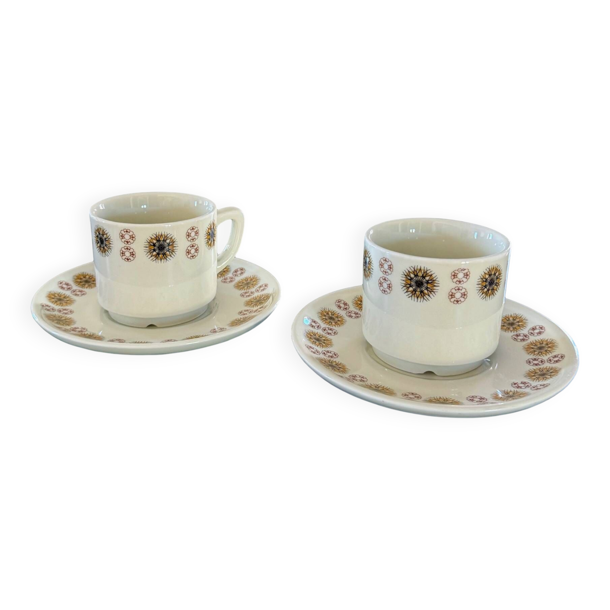 2 breakfast cups with saucers Apilco an'. 80