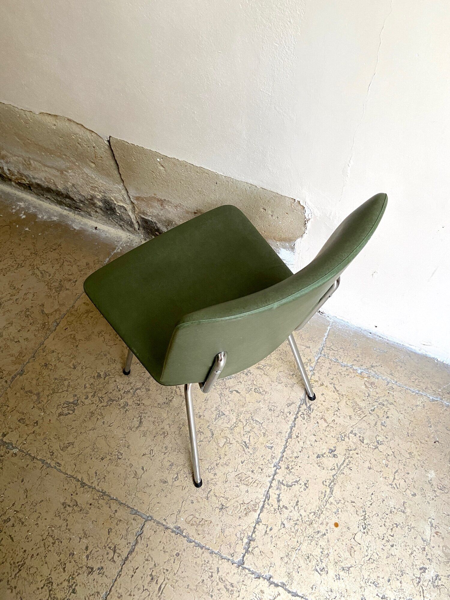 Chair in chrome aluminum and green skaï 1960s
