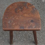 Farmhouse tripod stool in oak