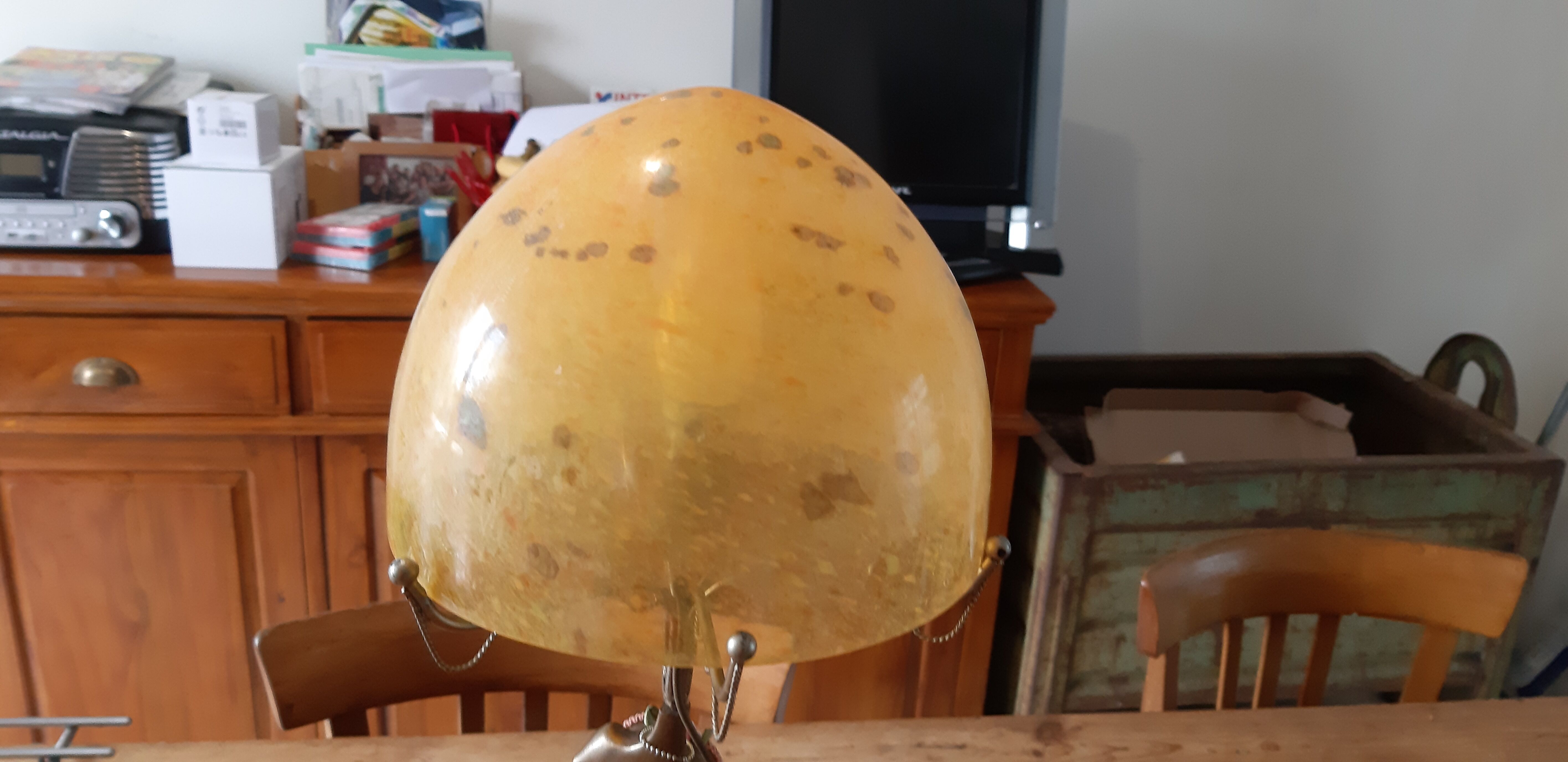 Art deco lamp golden metal and glass pate