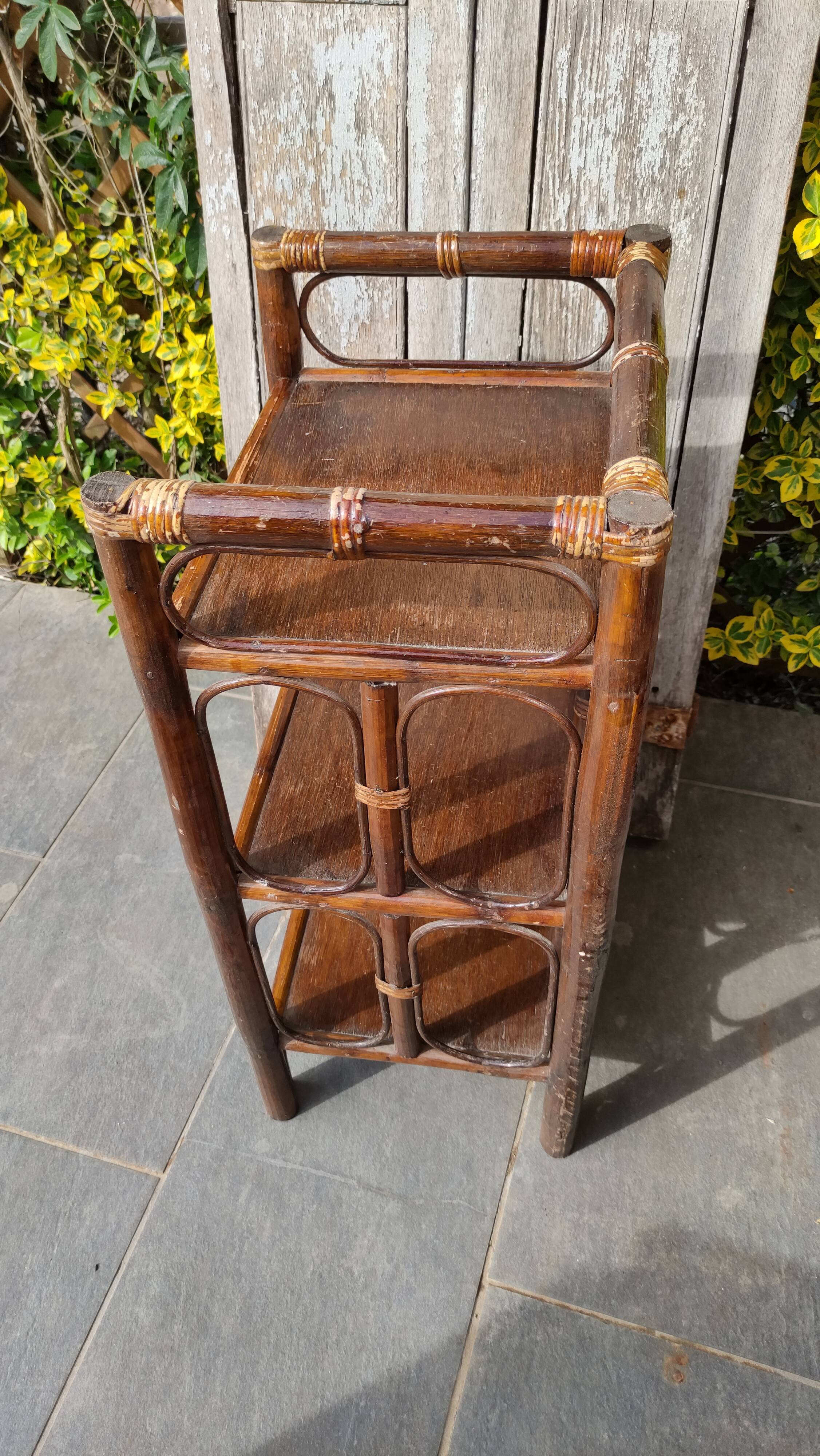 Duo d'étagères en rotin vintage