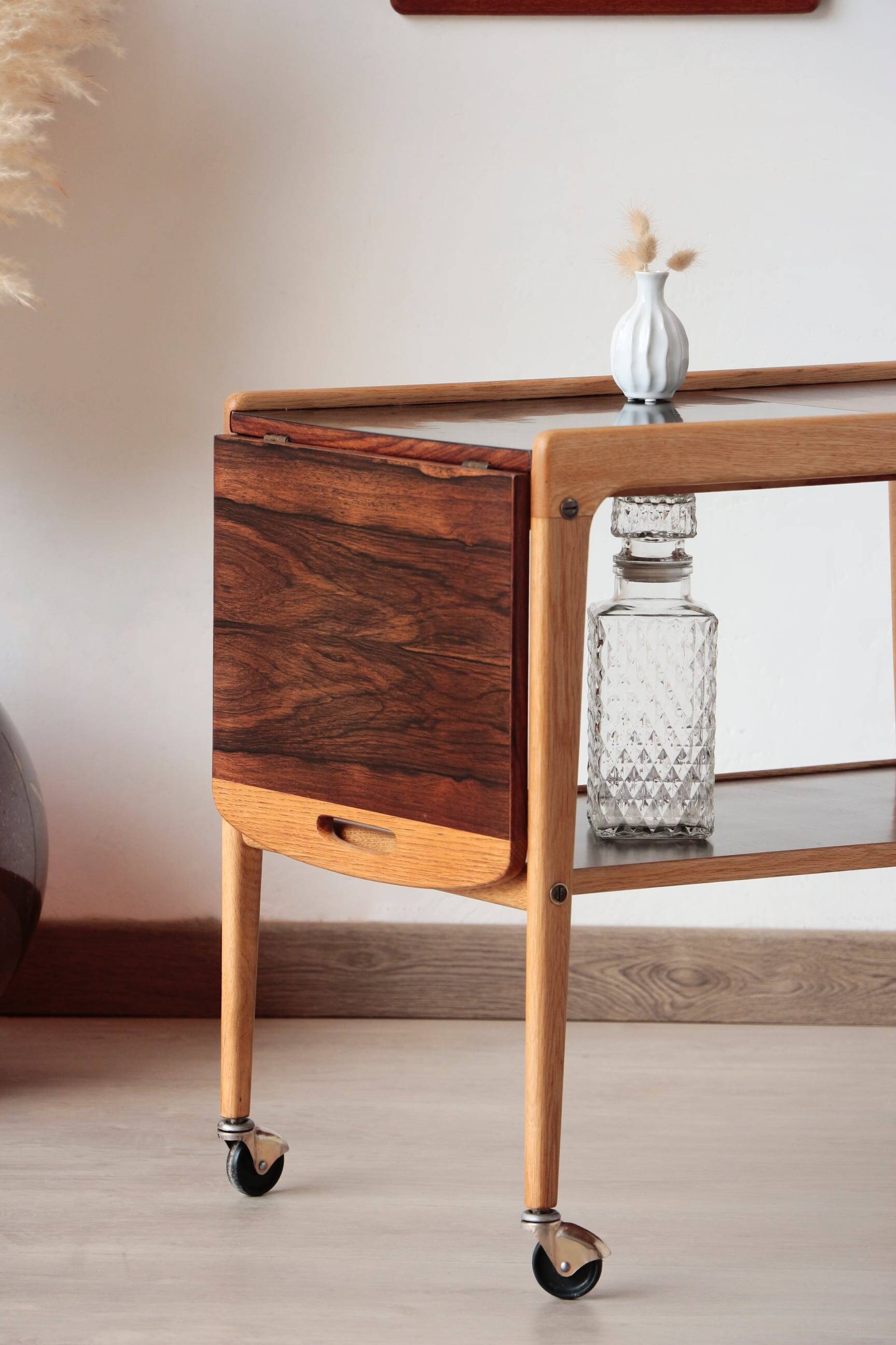Scandinavian 'Thea' side table in rosewood and laminate, Yngve Ekström
