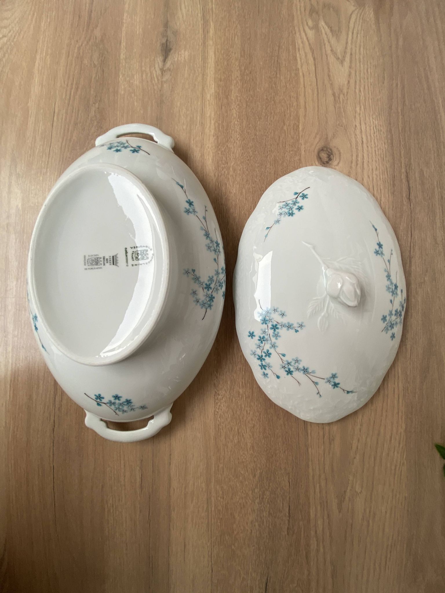 SFP Berry porcelain soup tureen
