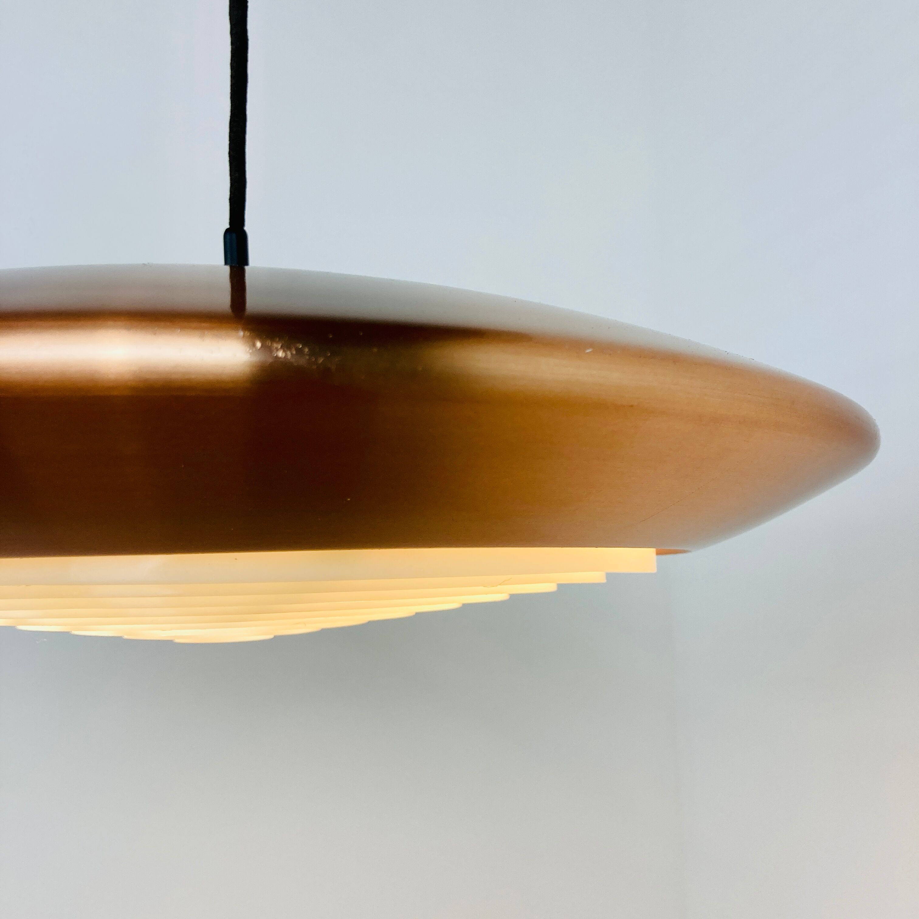Suspension model Diskos by Johannes Hammerborg, Fog & Morup edition