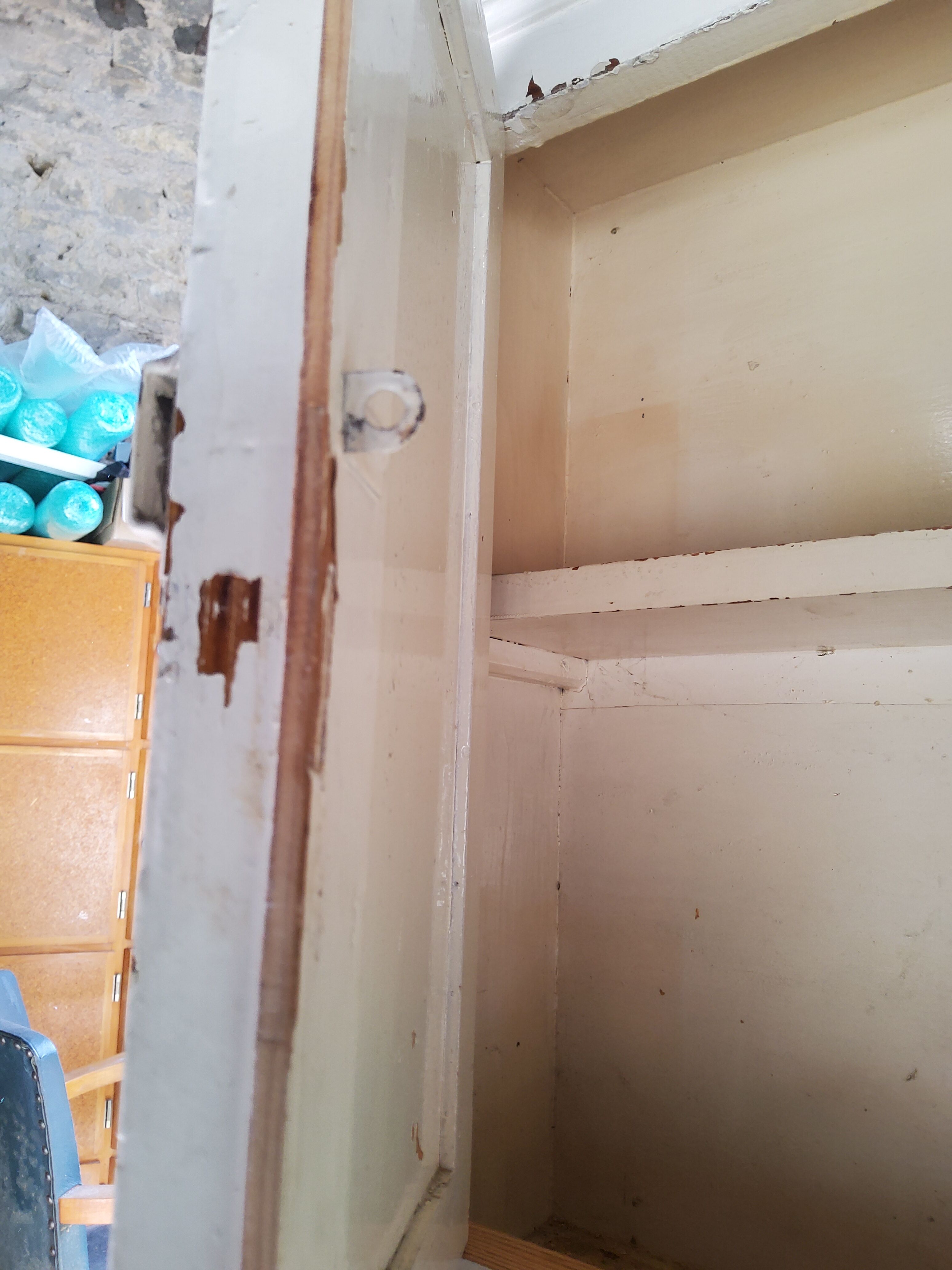 Pharmacy cabinet