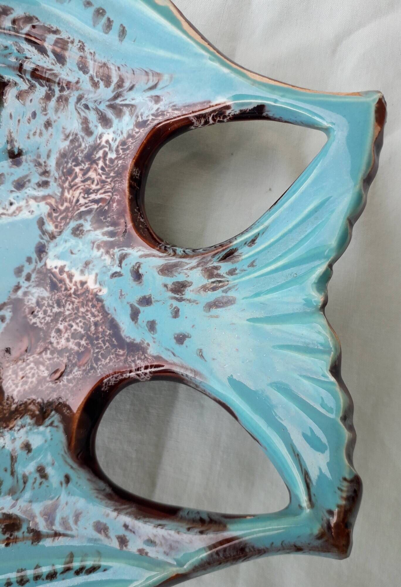 Ceramic fish catch-all tray