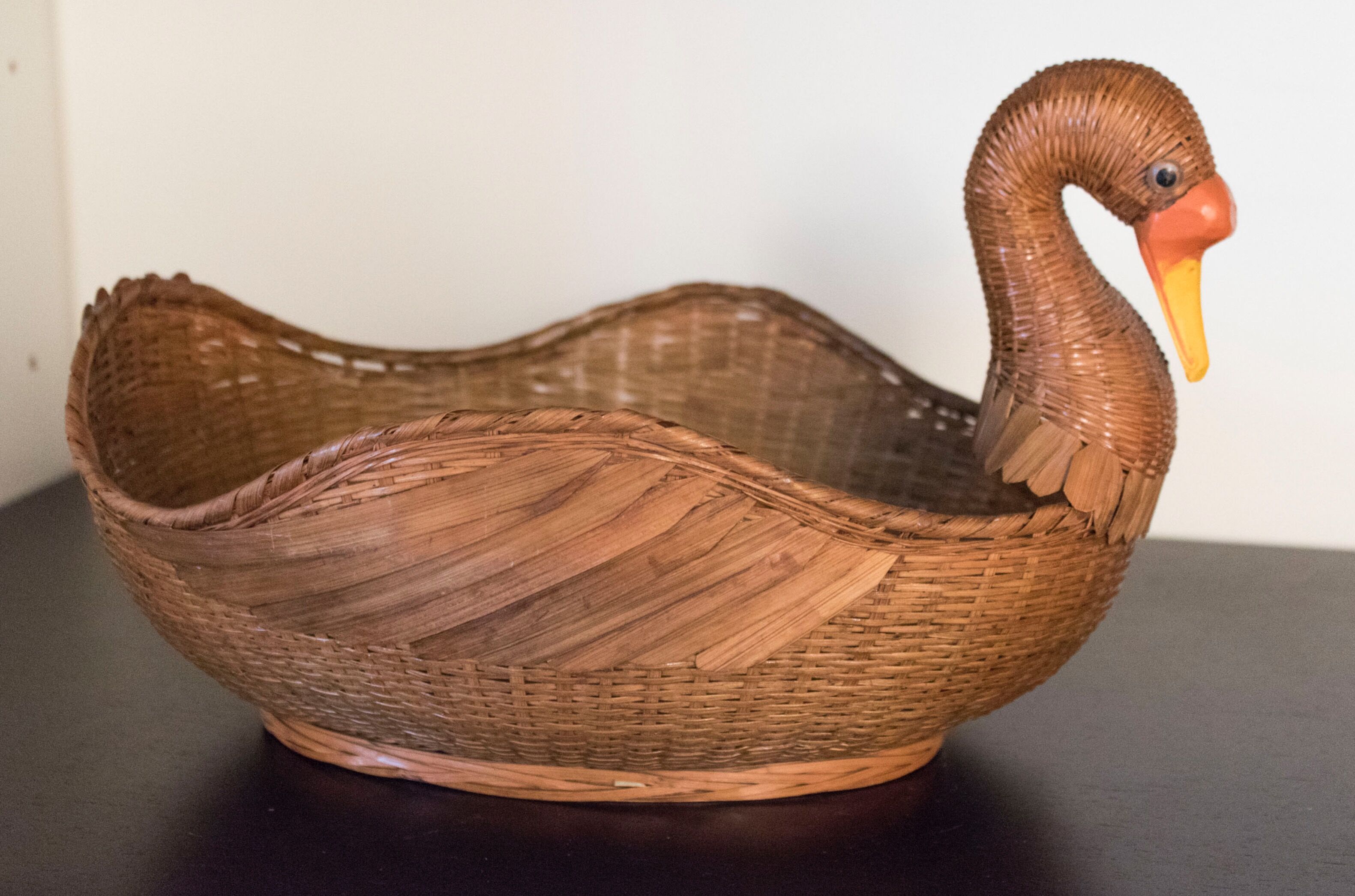 Panier en osier en forme de canard