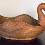 Wicker basket in the shape of a duck