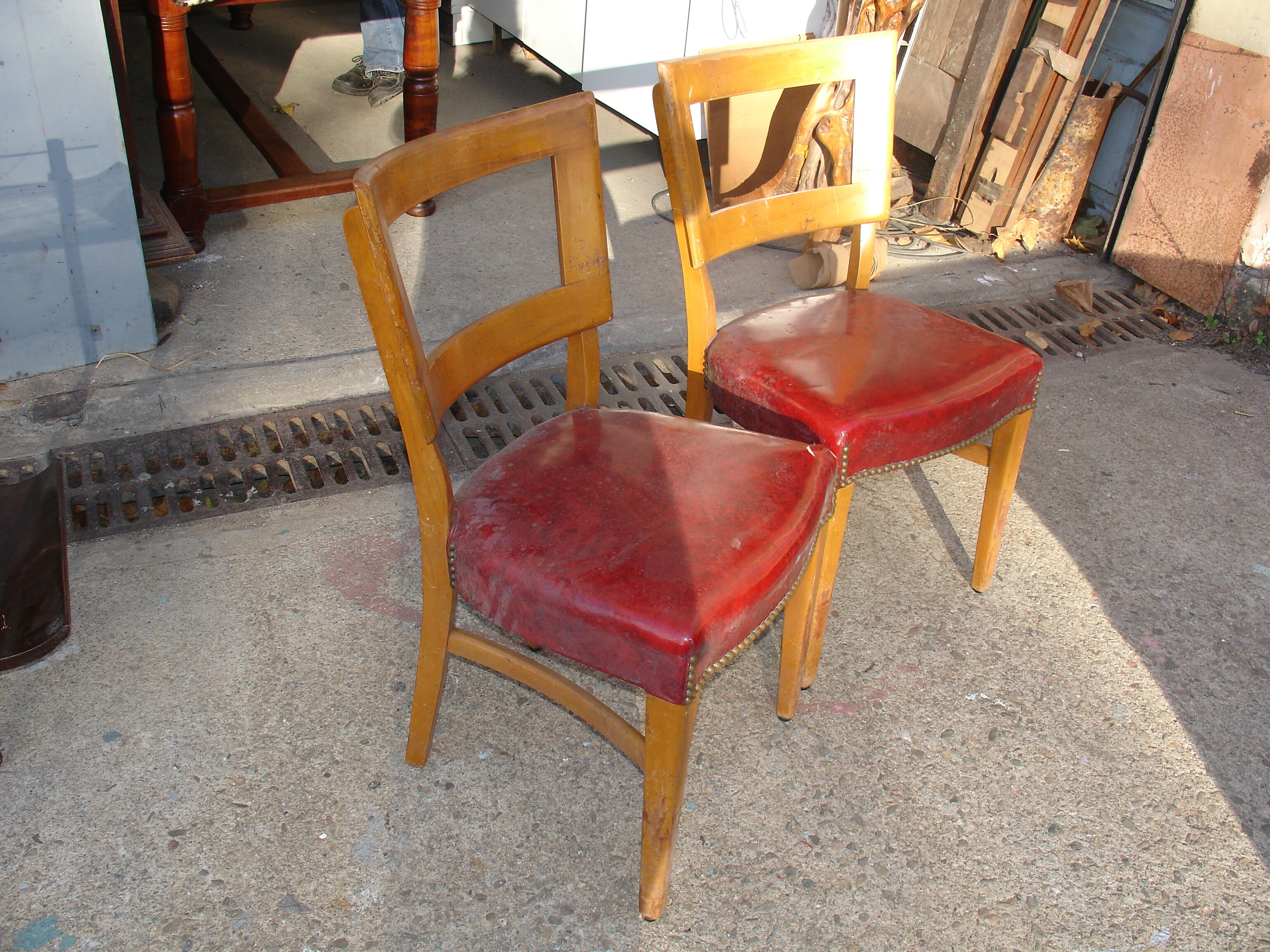Pair of American chairs from the brand "Phoenix Chair Co. Sheboygan, Wisconsin, 1948"