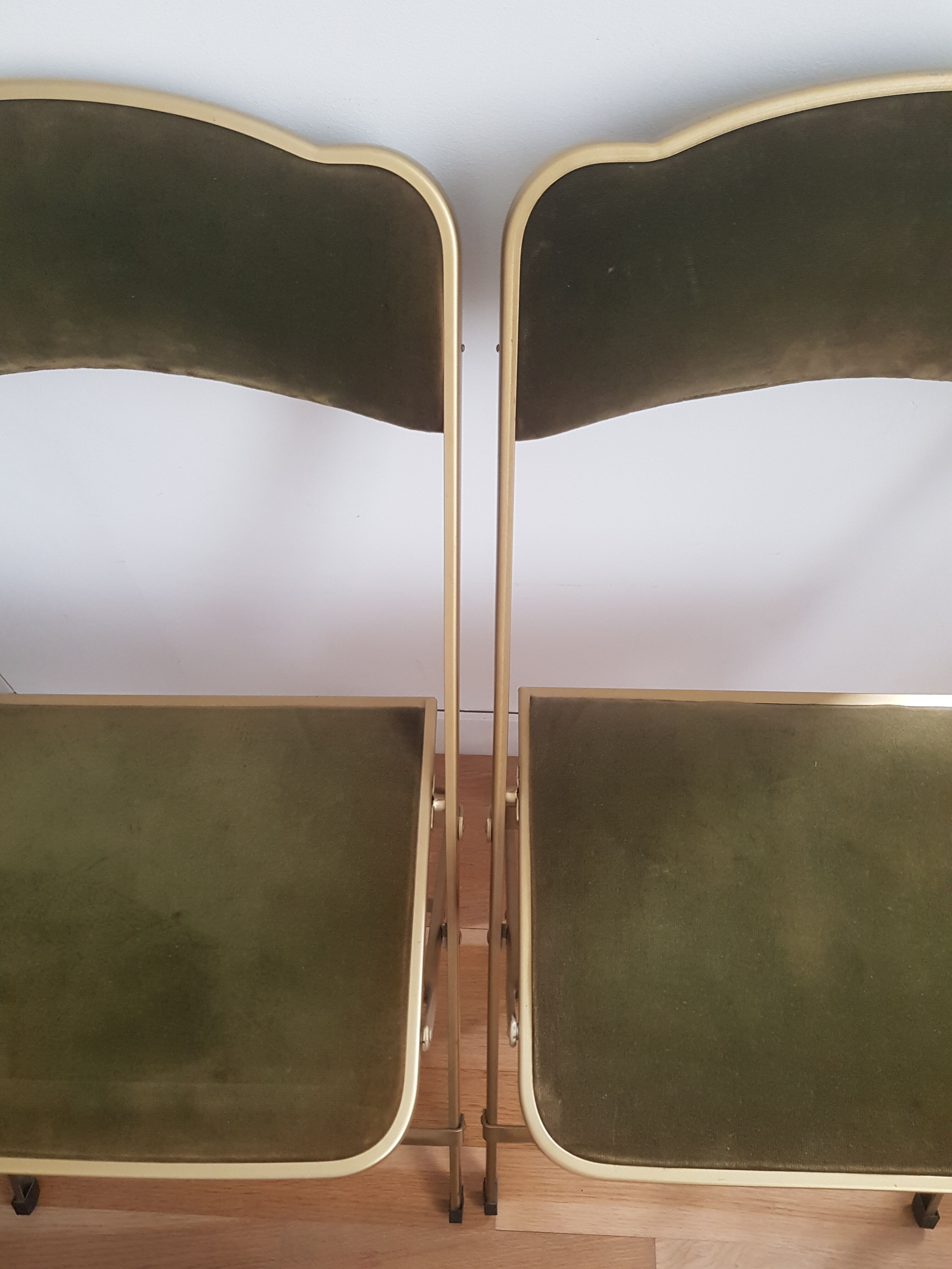 Velvet folding chair