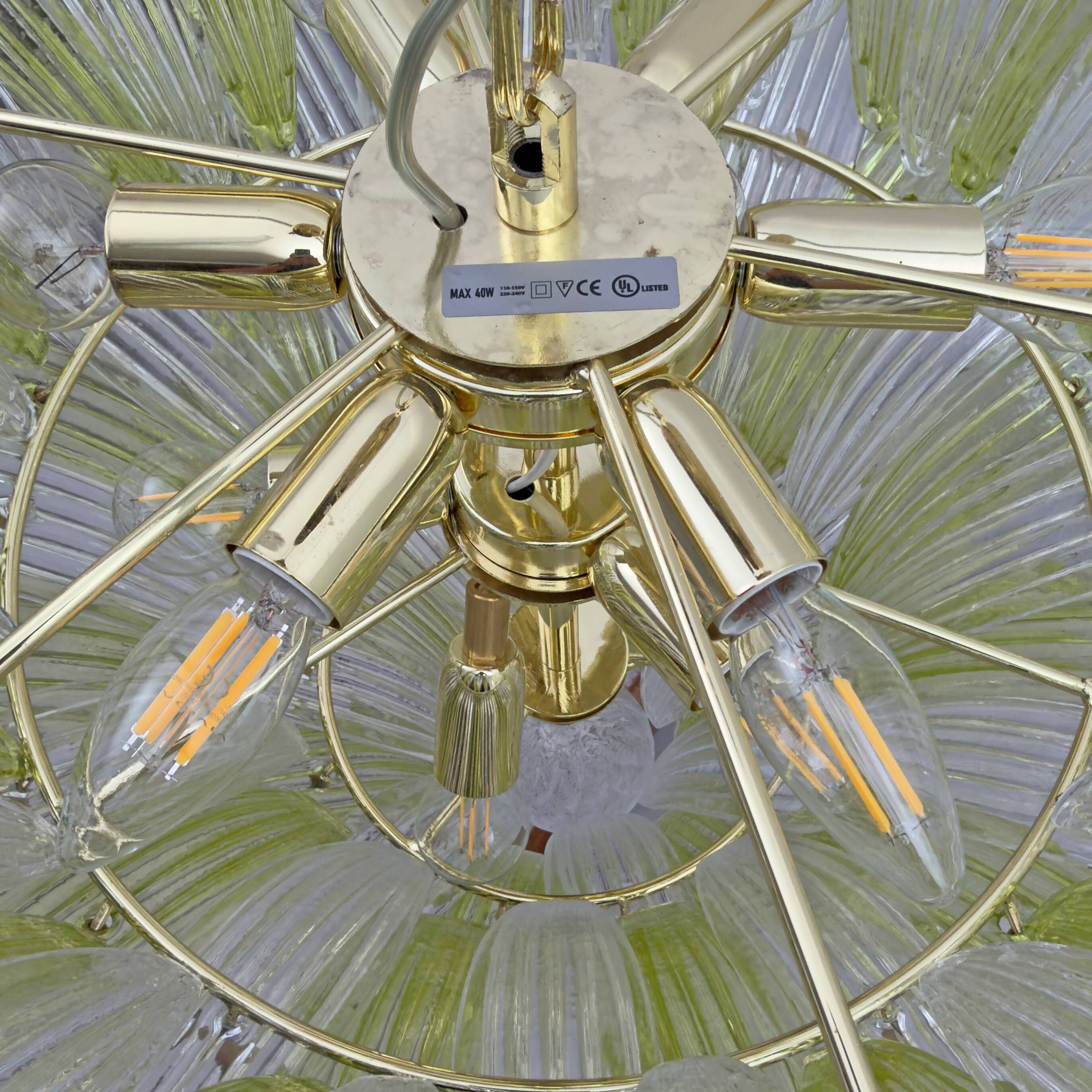 Mid-Century Murano Glass Palmette Chandelier in Green and Clear Glass, Ital