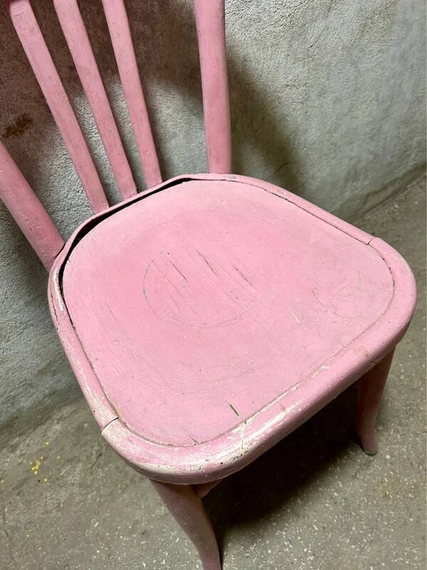 Chaise bistrot rose imparfaite