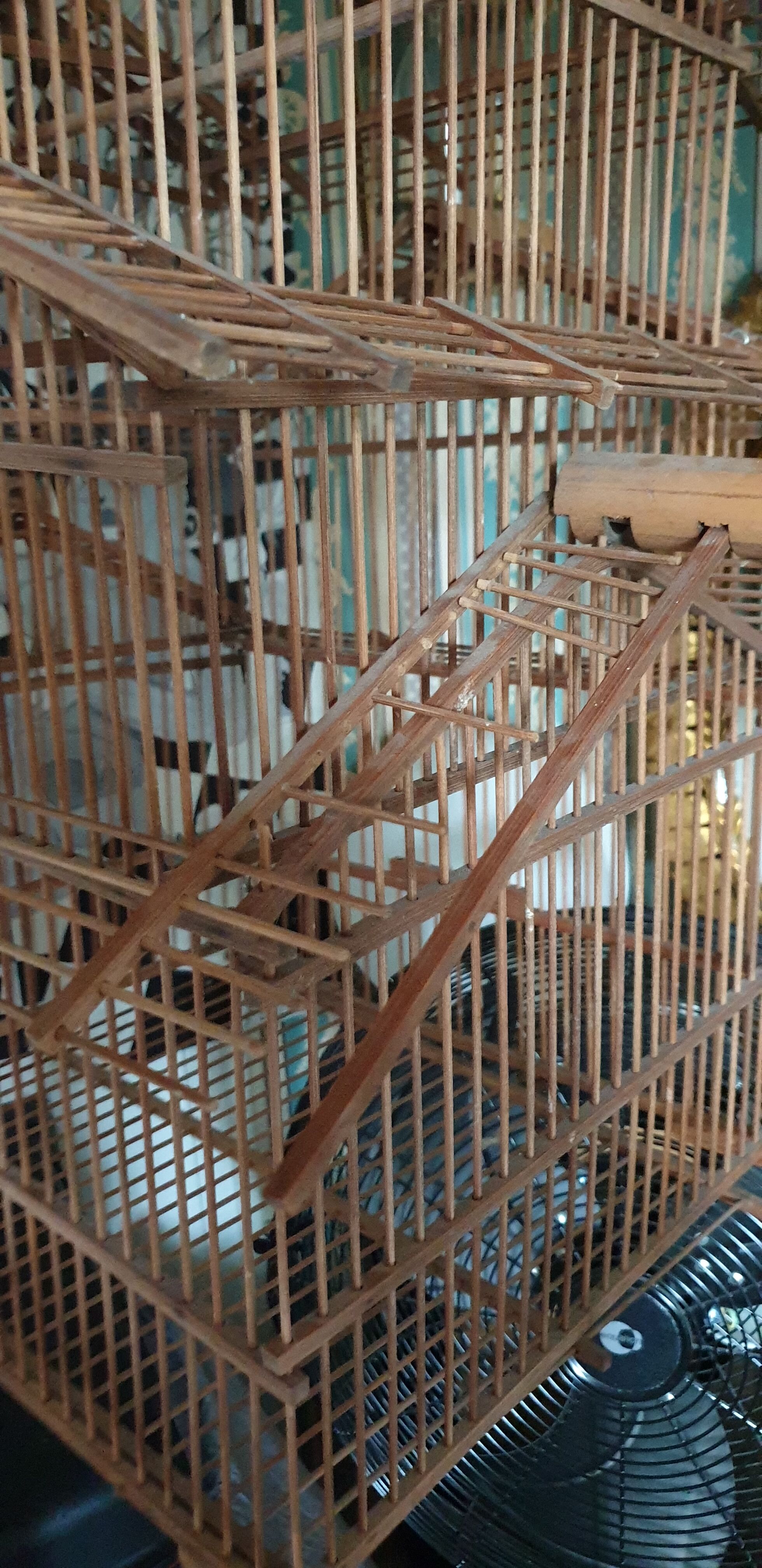 Cage artisanal en bois
