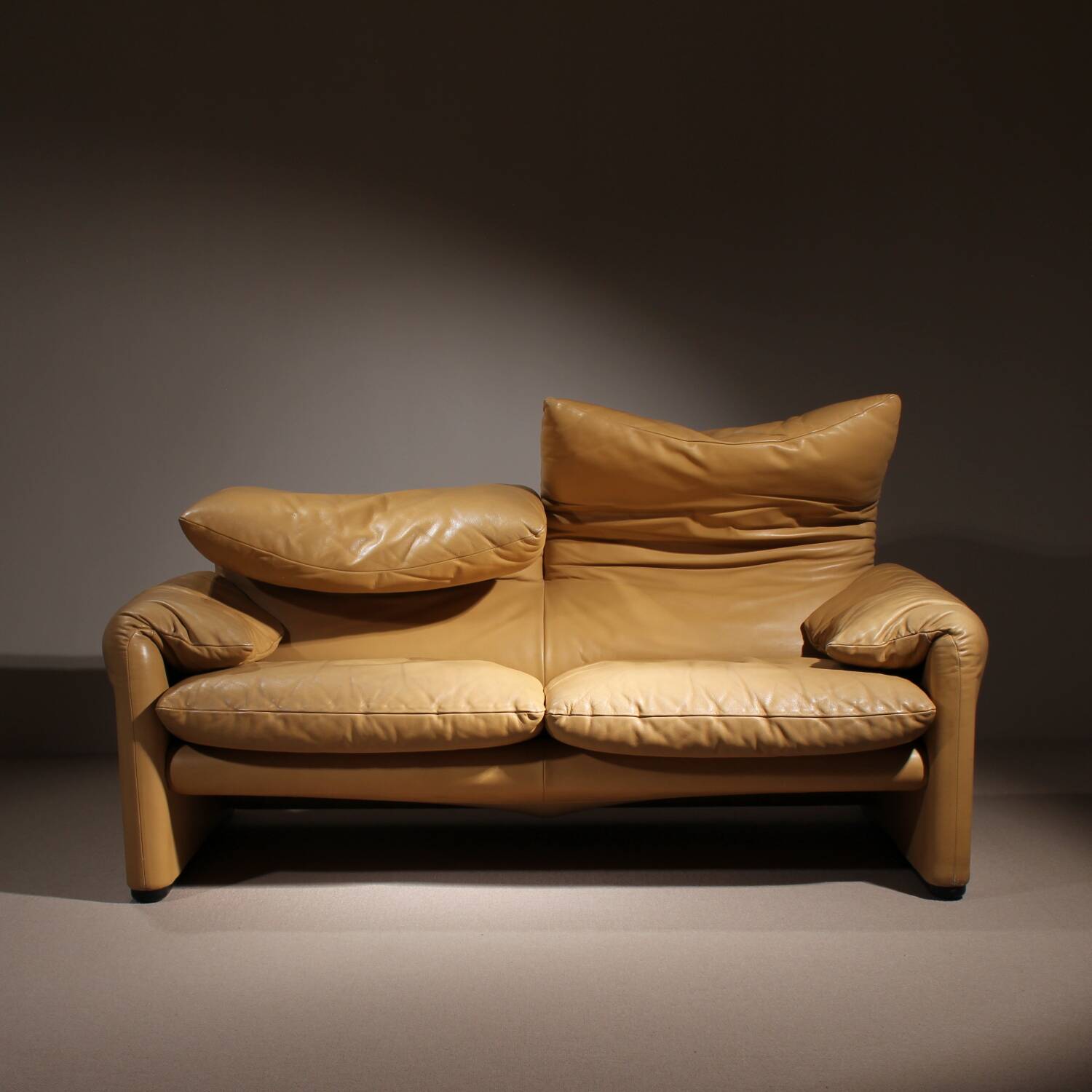 Leather Seating Group ‚Maralunga‘ by Vico Magistretti for Cassina