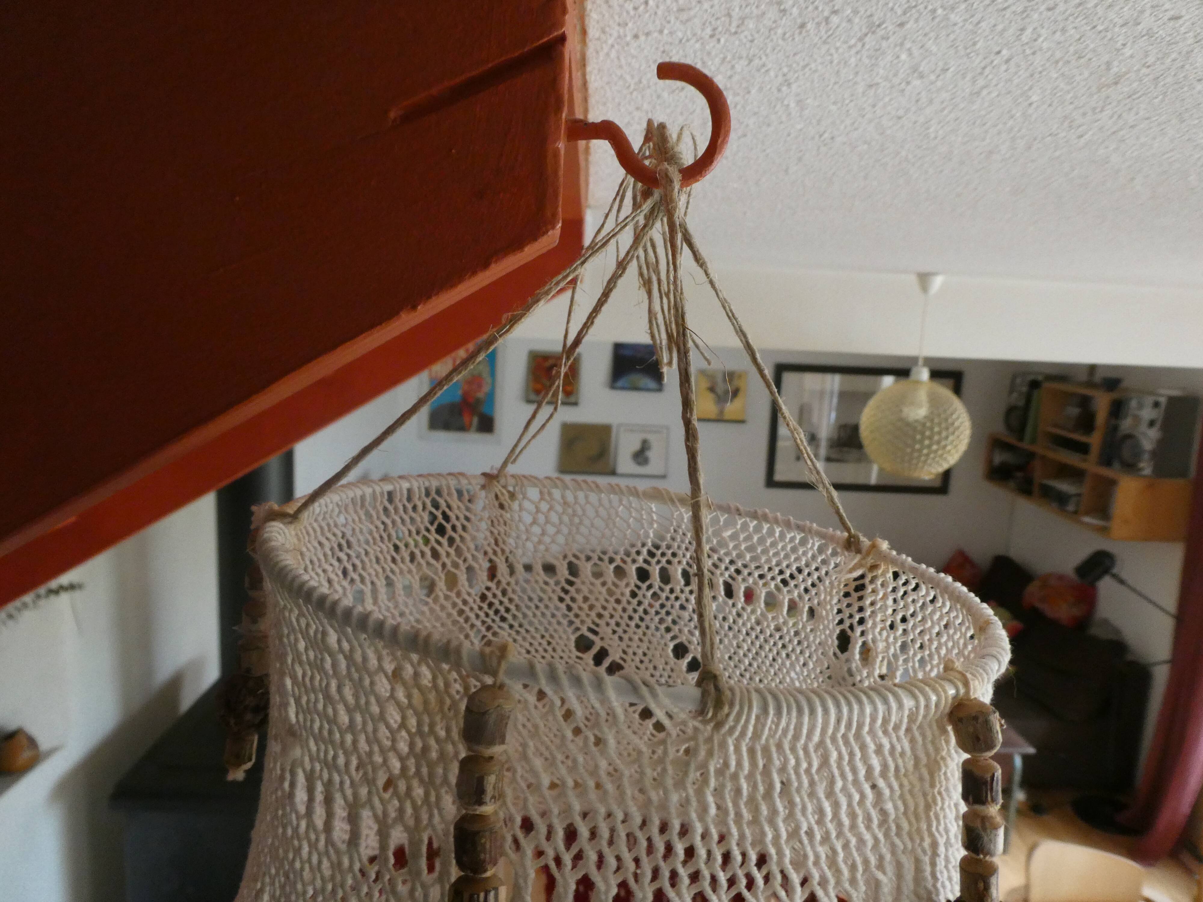 Large vintage macramé pendant lamp in cotton thread and wool, 120 cm.