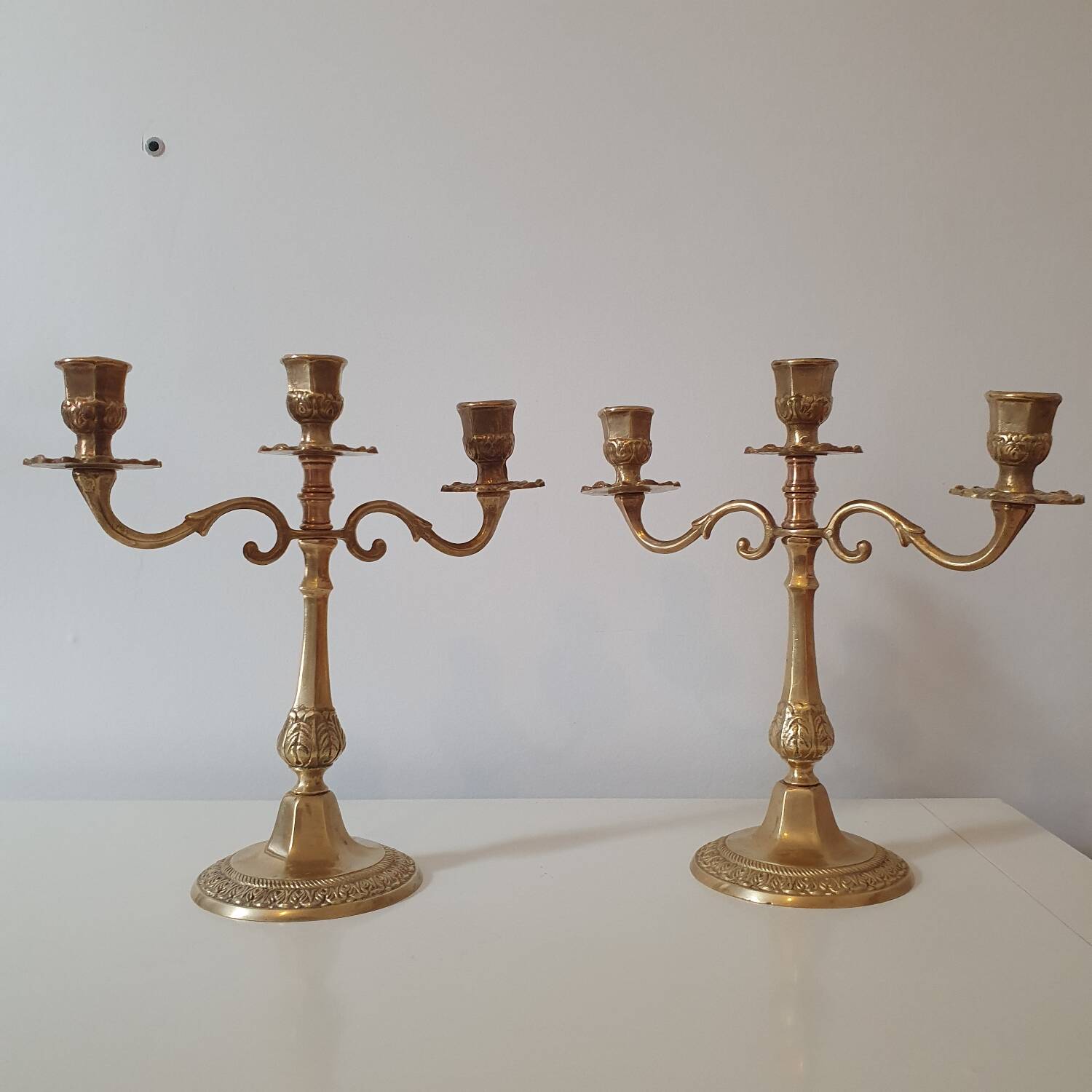 2 brass candlesticks