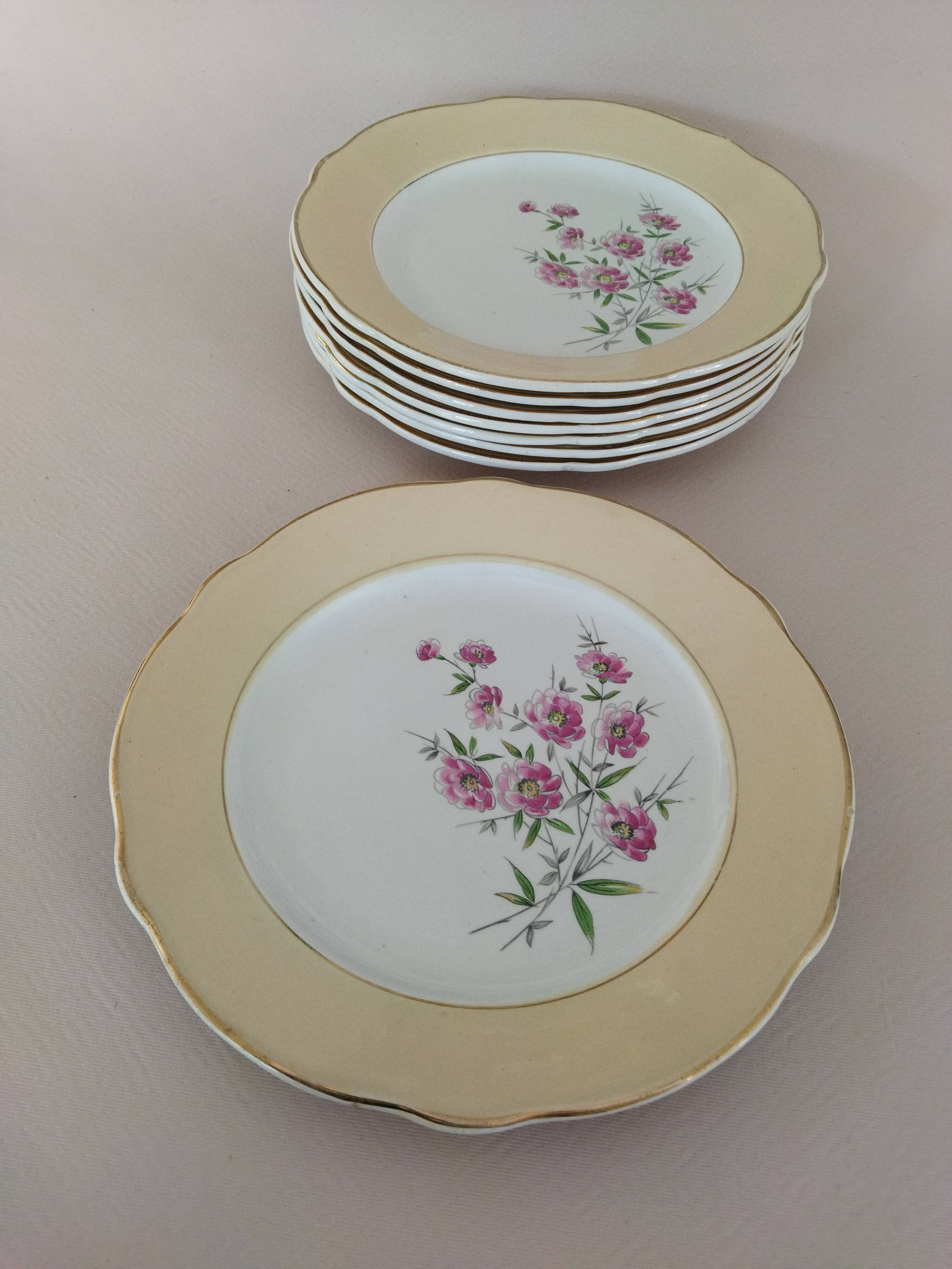 8 assiettes plates K&G Lunéville