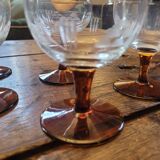 Engraved wine glasses with amber feet, 60s France