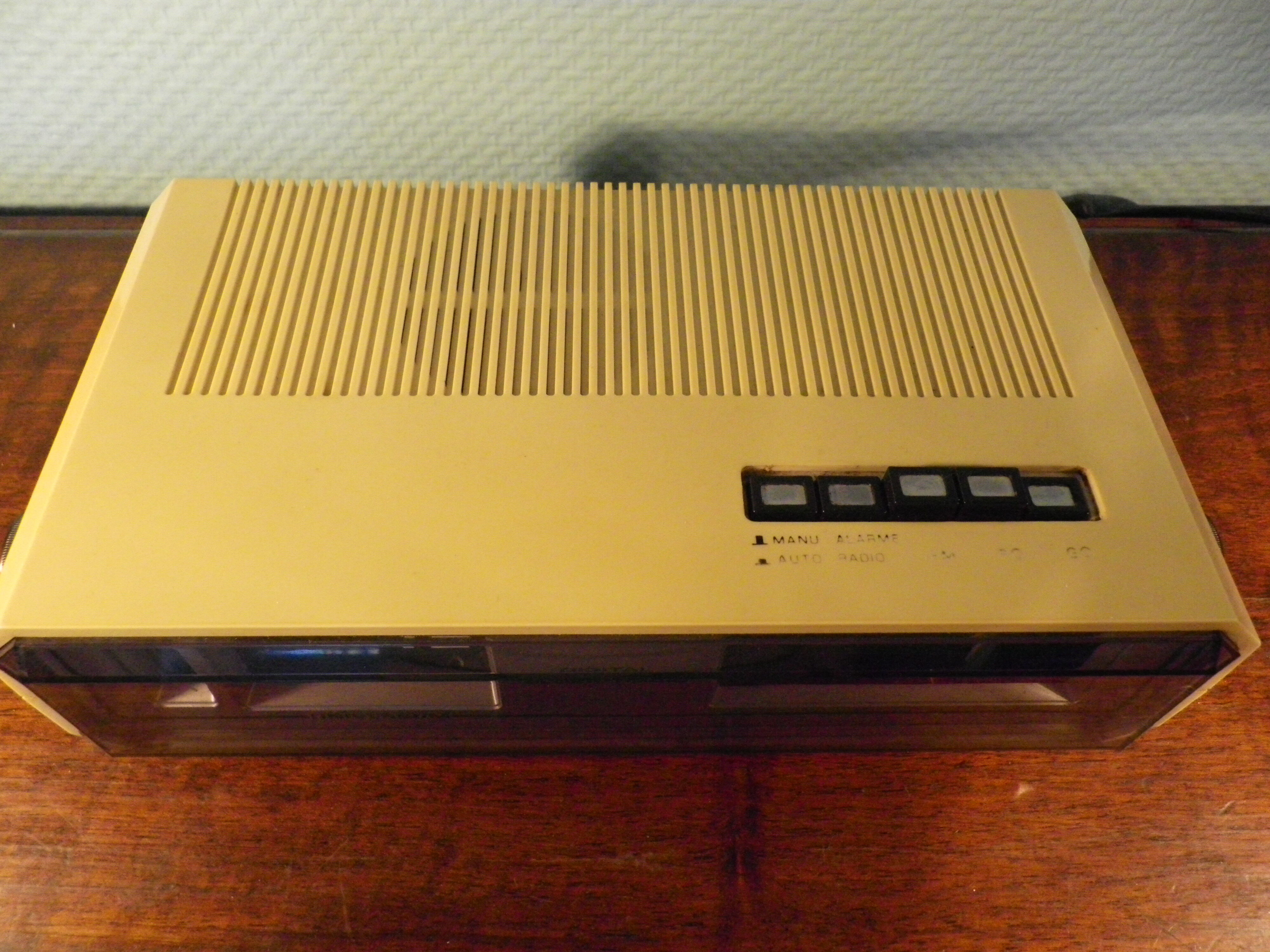 Universum Alarm Clock Radio - 70s