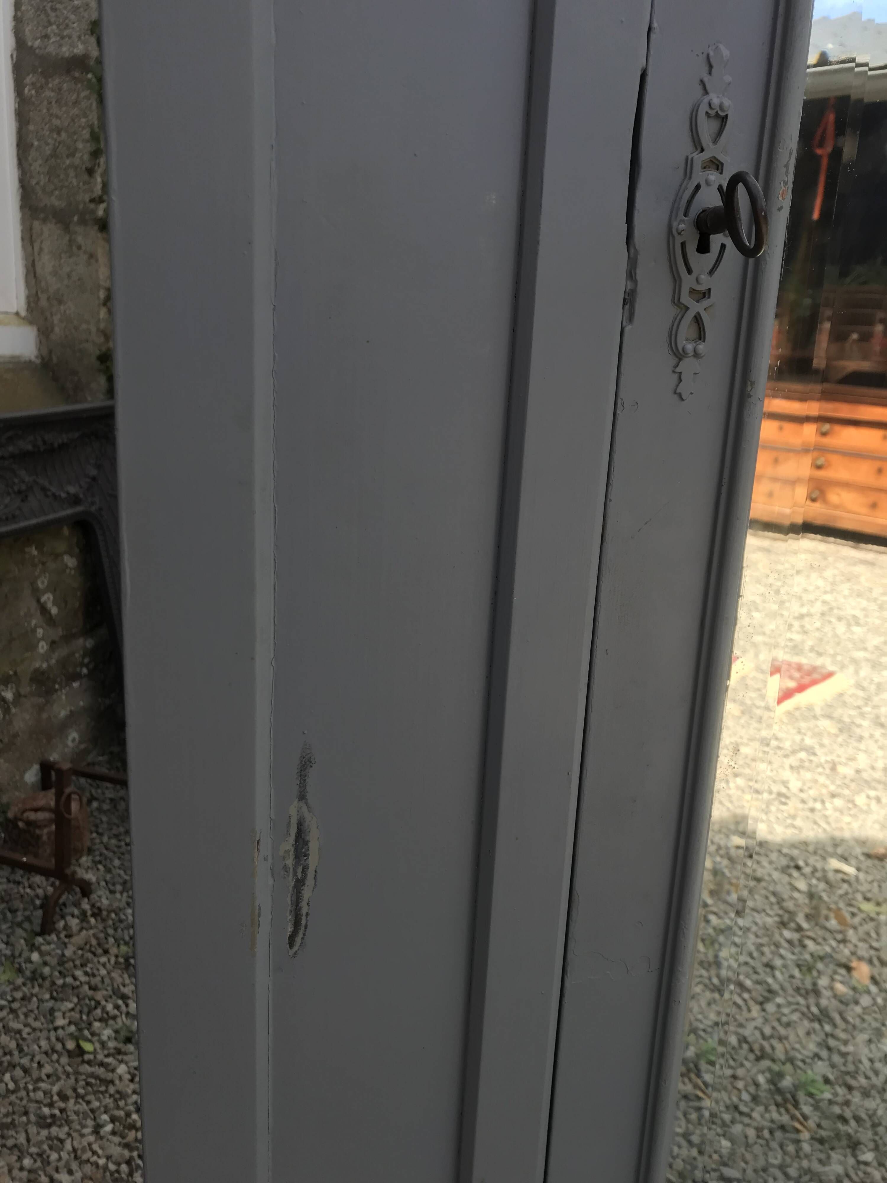 Ancienne armoire d’hôtel 2