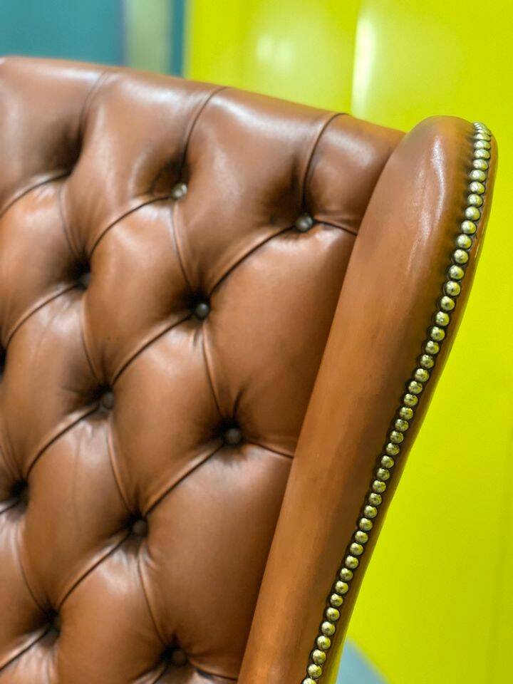 Fauteuil Chesterfield en cuir marron clair vintage