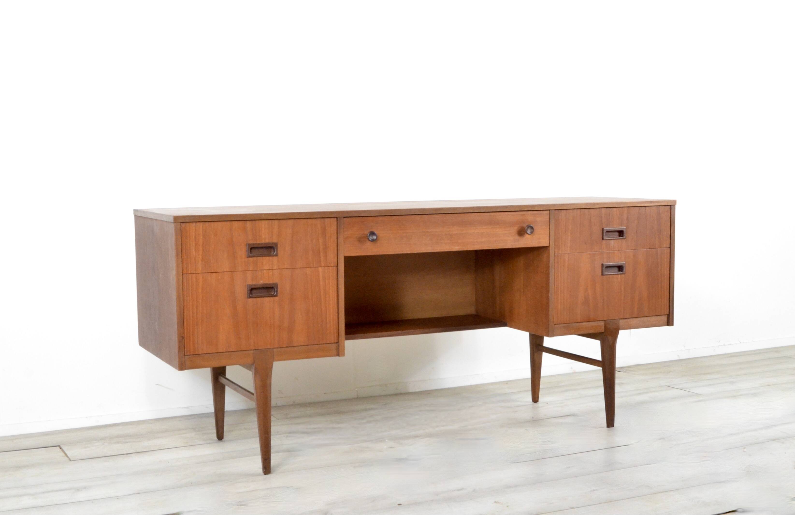 Bureau en teck danois du milieu du siècle, coiffeuse, tiroirs, buffet. Livraison. Vin
