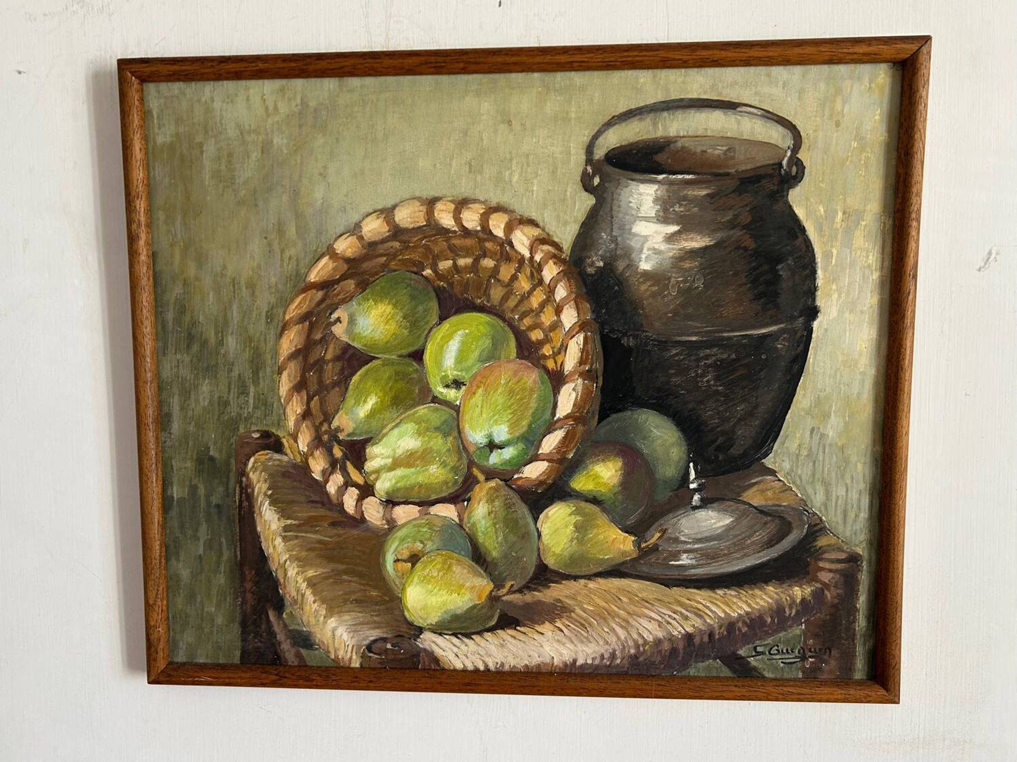 Nature morte aux poires de Suzanne Gueguen. Huile sur Panneau . Signature.