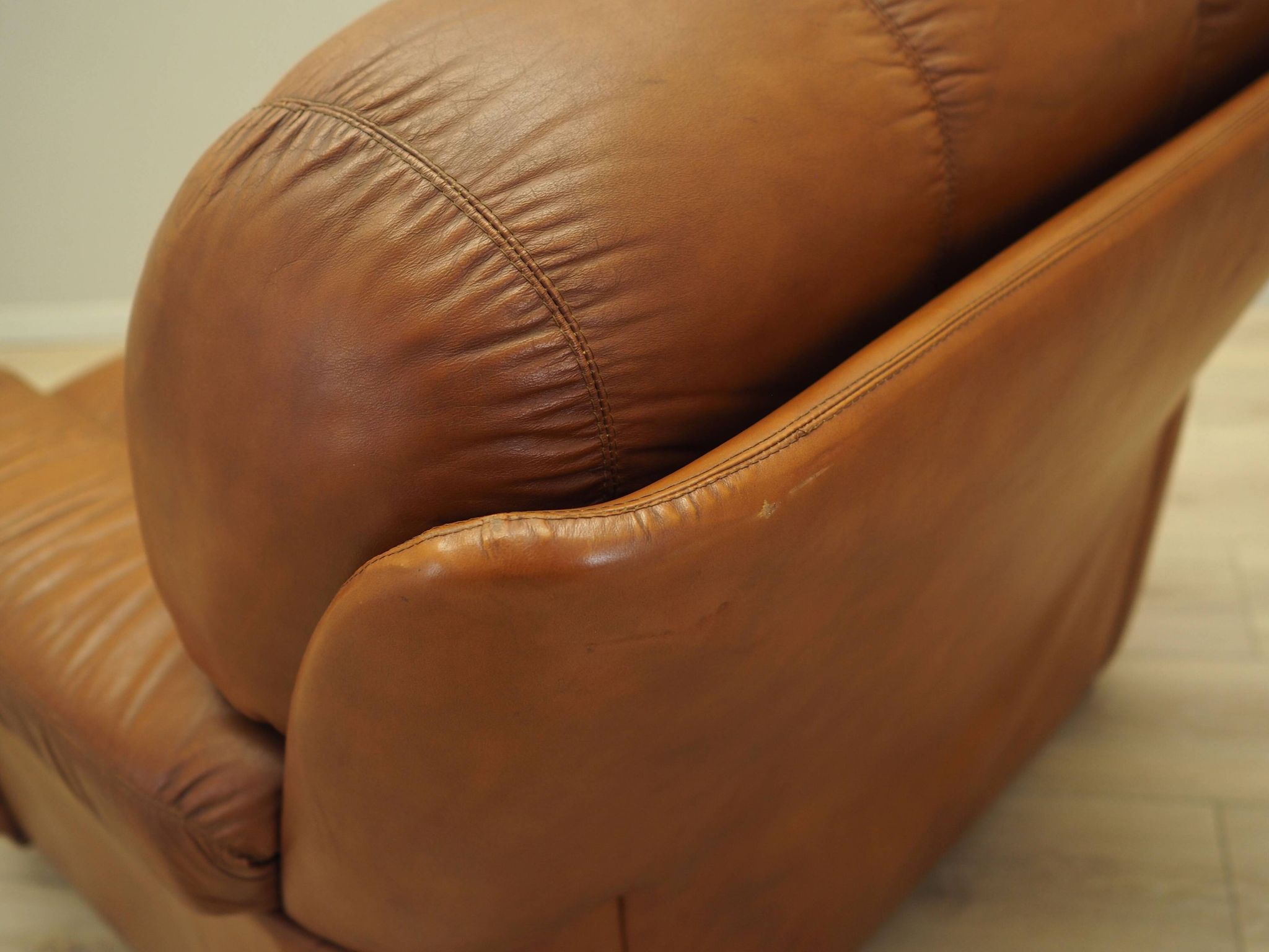 Fauteuil marron, design italien, années 1970, production : Italie