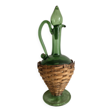 Carafe italienne vintage en verre et osier