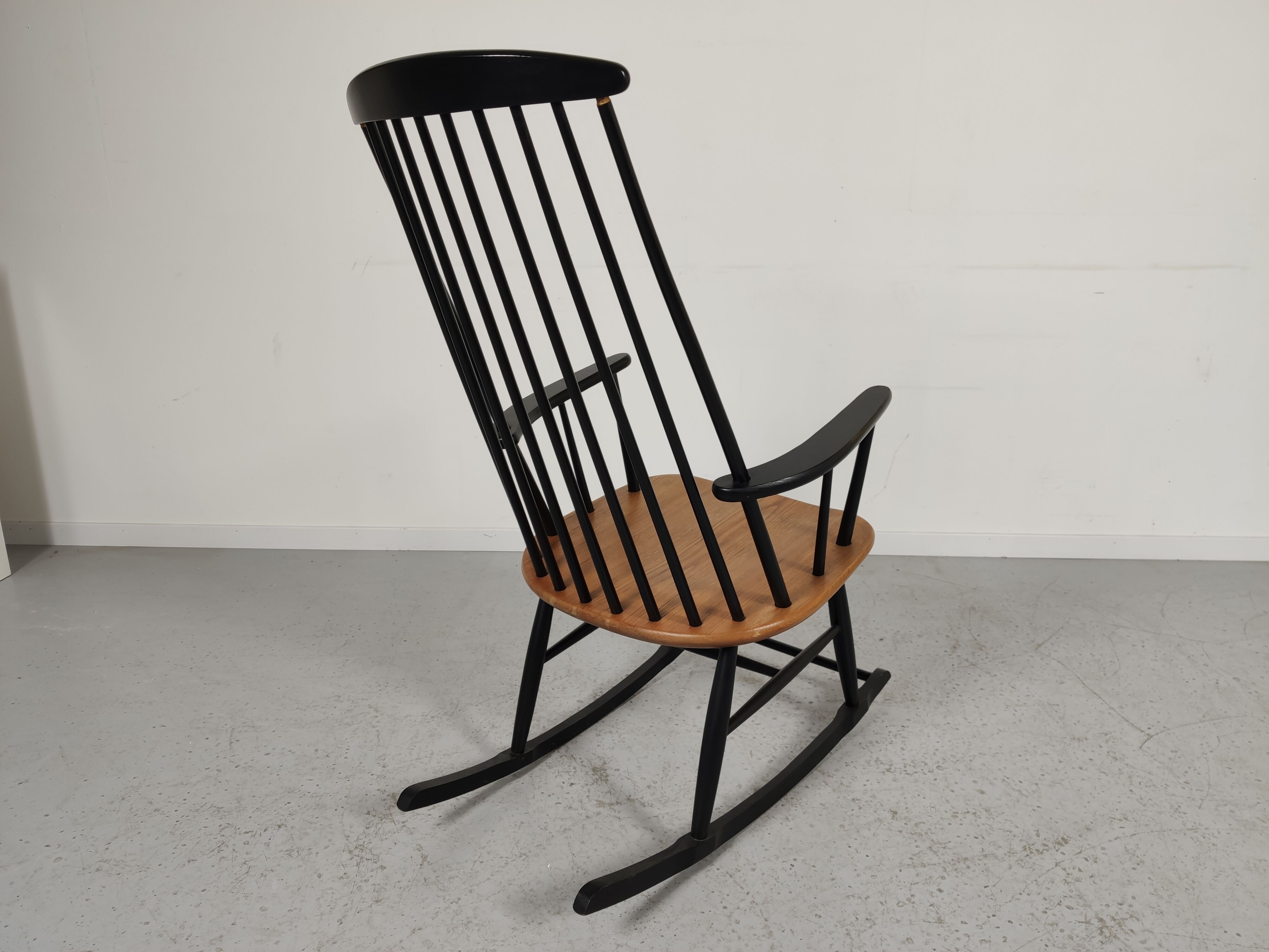 Scandinavian rocking-chair 60