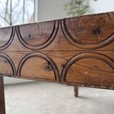 Table basse savoyarde art populaire