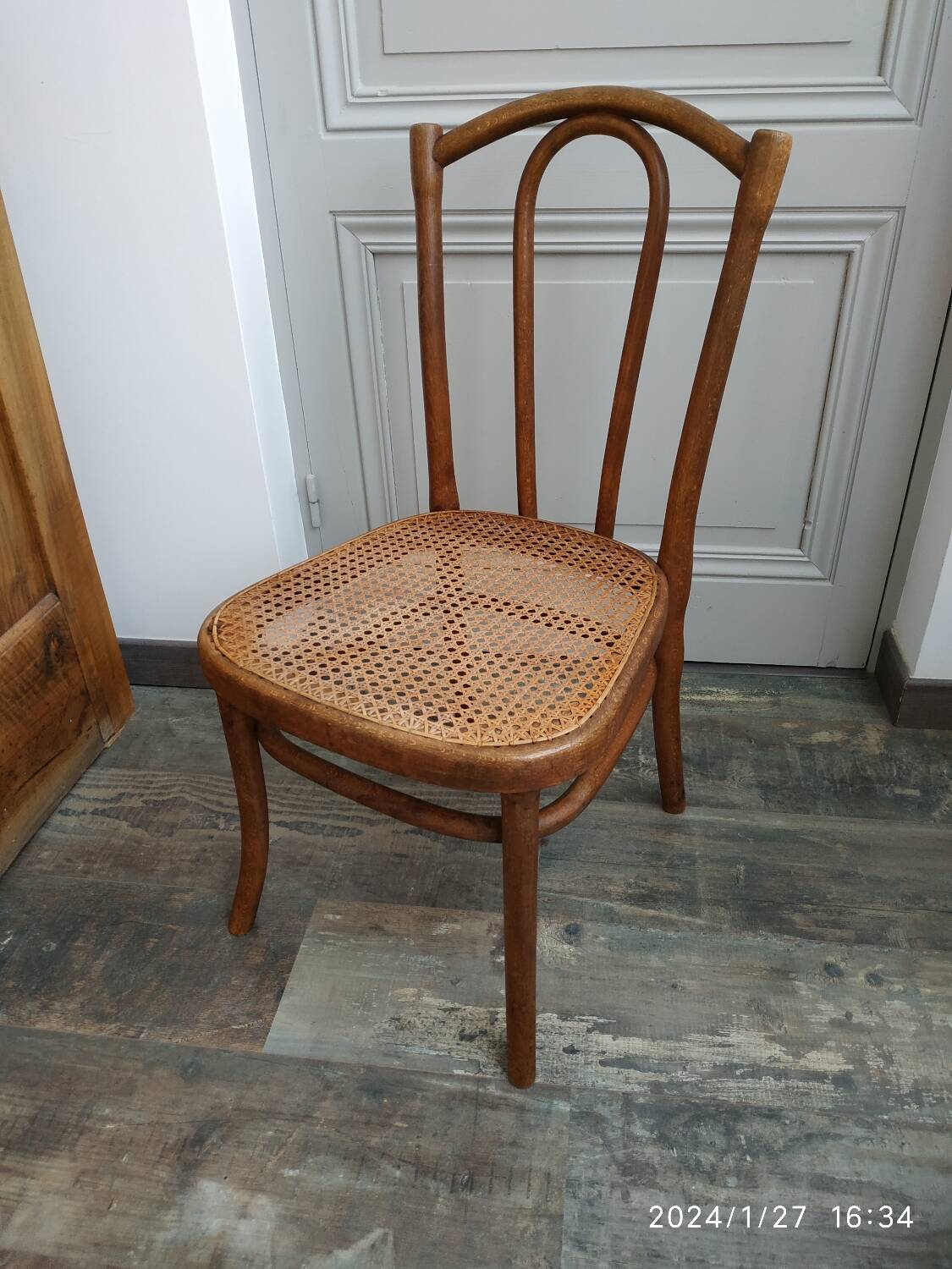 Chaise basse Thonet