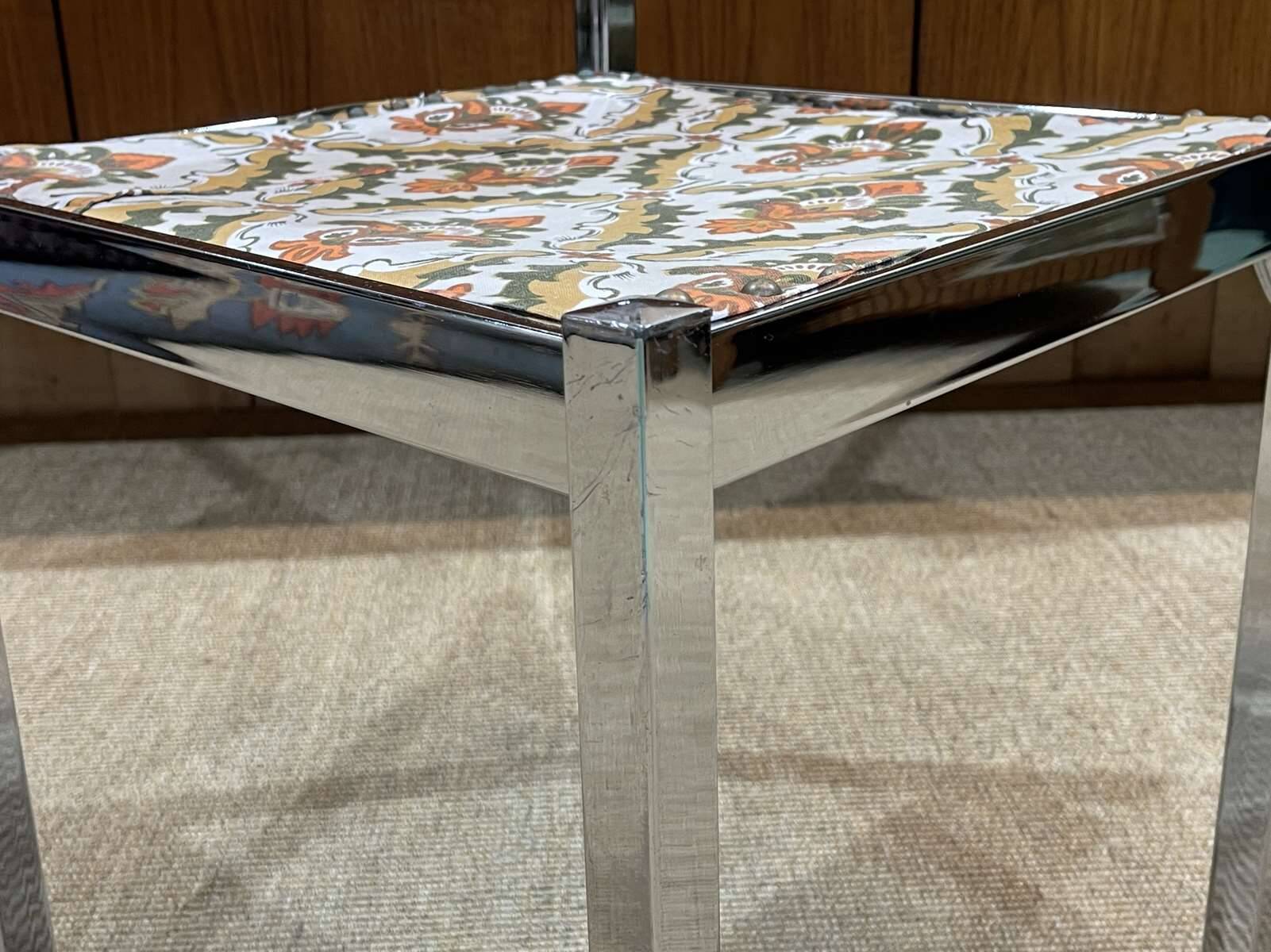 Chaise chromée des années 70