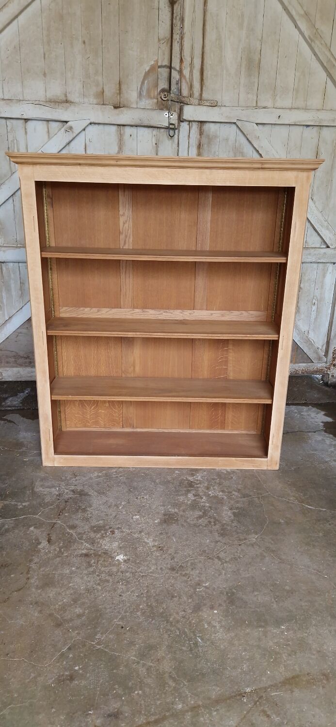 Open bookcase in chene
