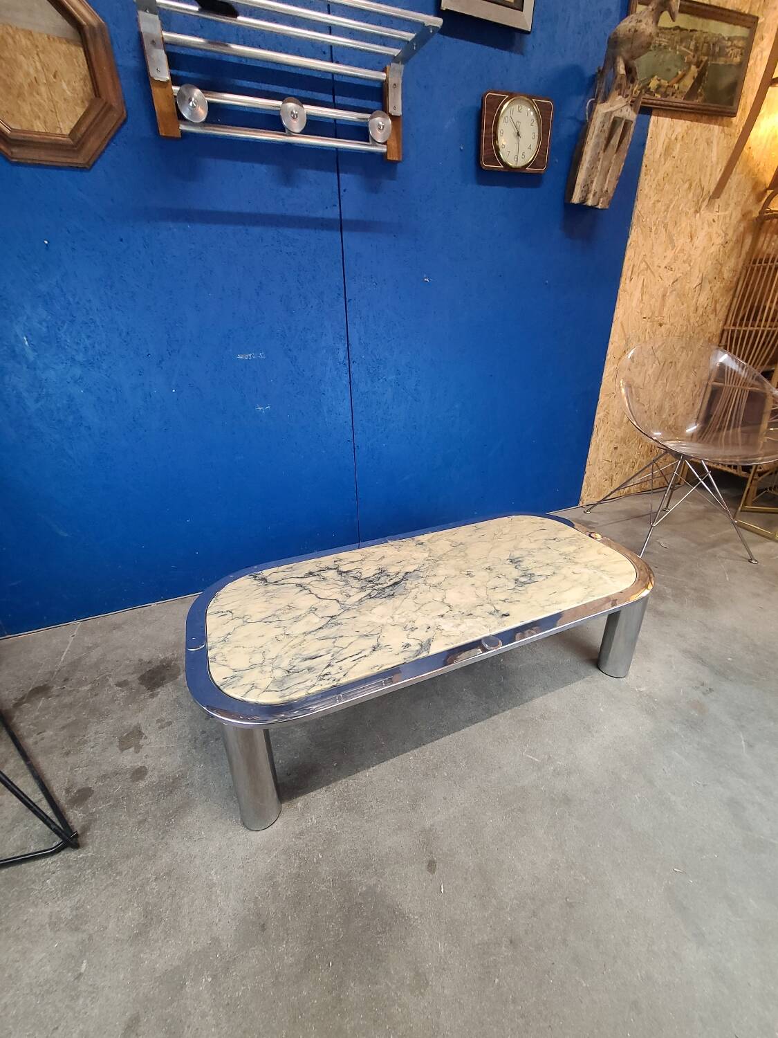 Italian design coffee table from the 70s, marble and chrome