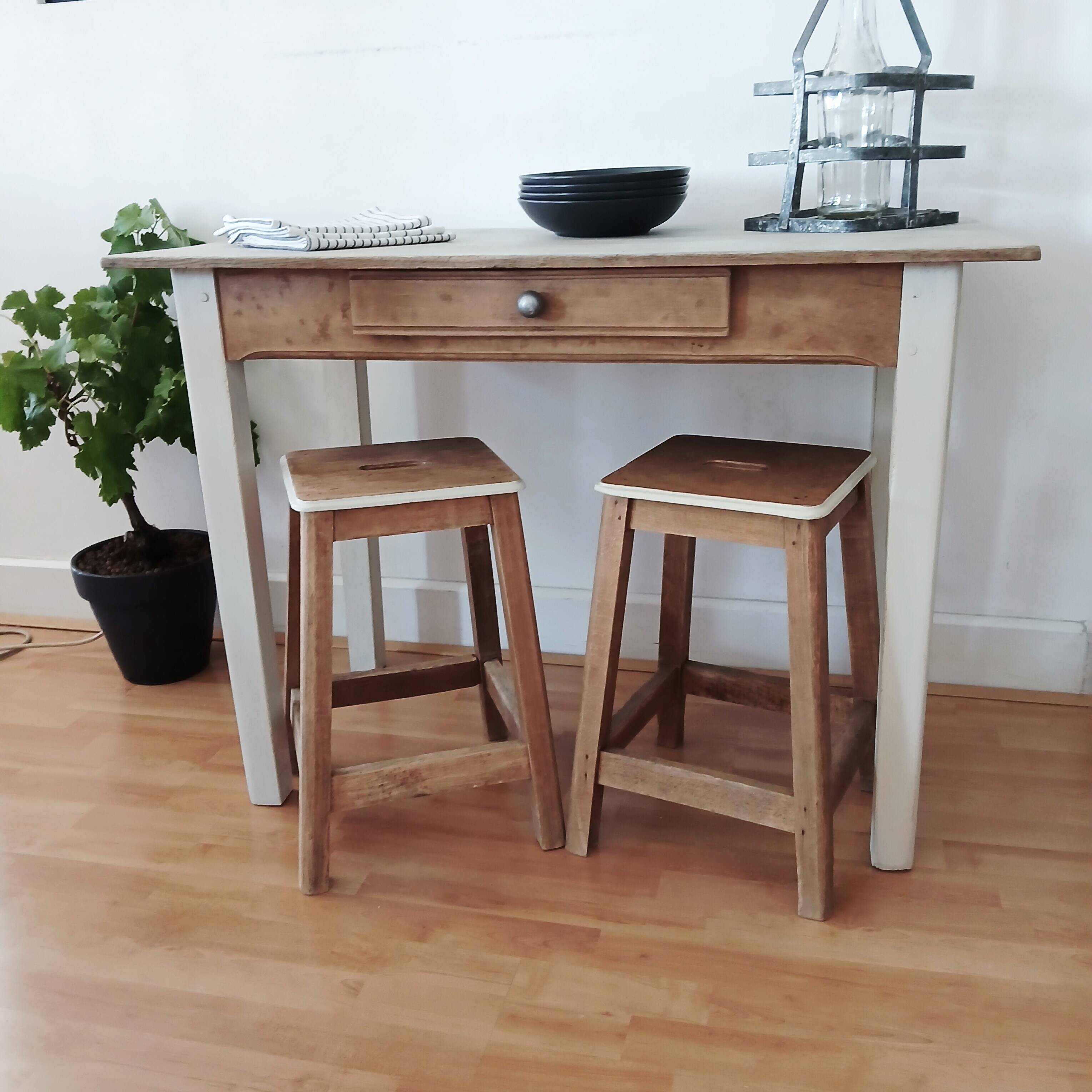 VINTAGE FARM TABLE
