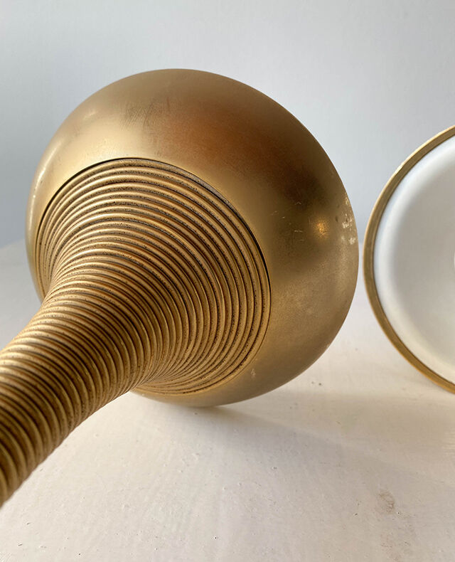 Golden spiral suspension