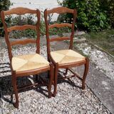 Chaises en bois et paille