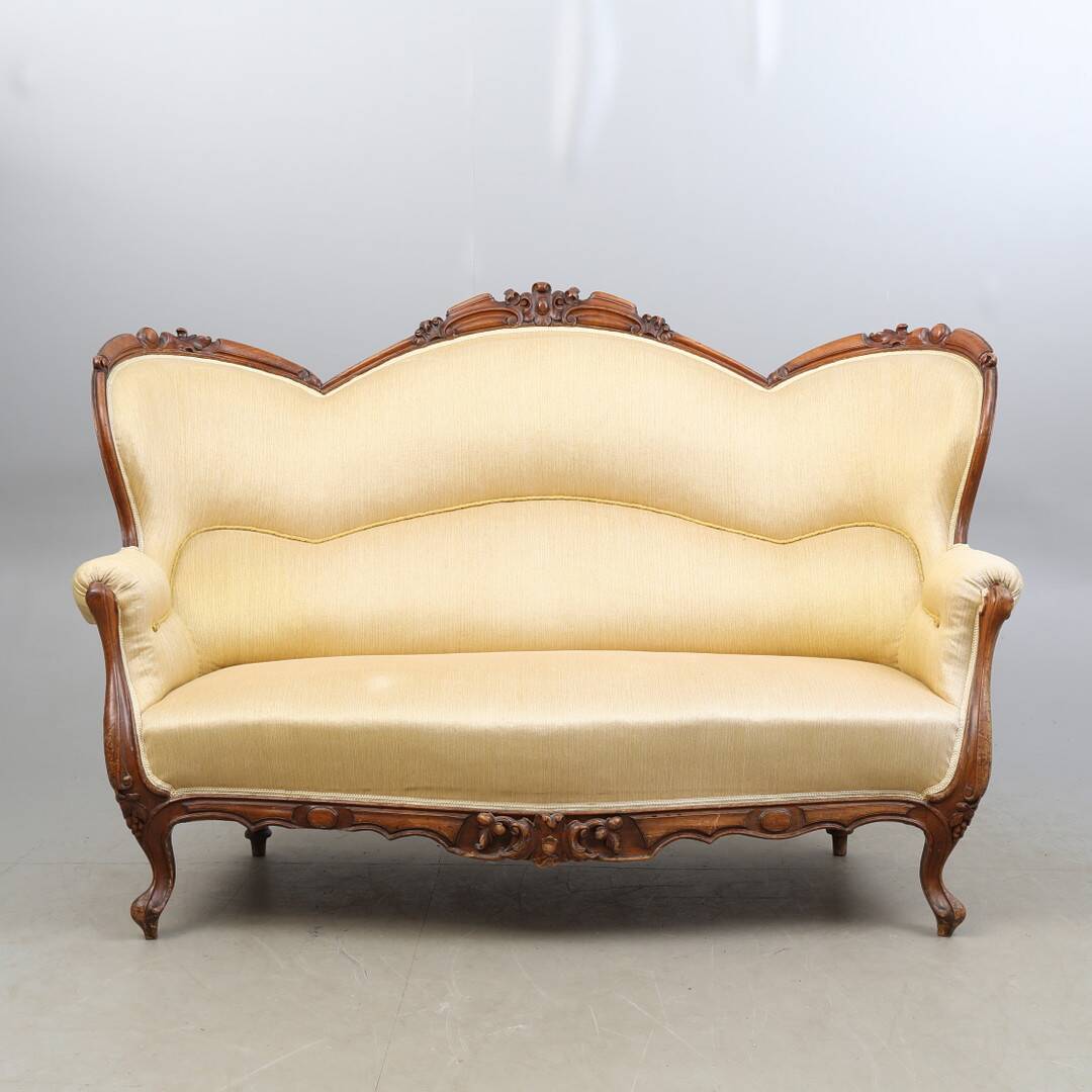 Sofa néo-rococo — Style 19e/20e siècle — Silhouette élégante de salon avec C