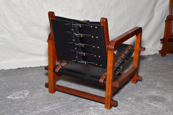 Ensemble de 4 fauteuils et une table basse en Bunbinga et cuir