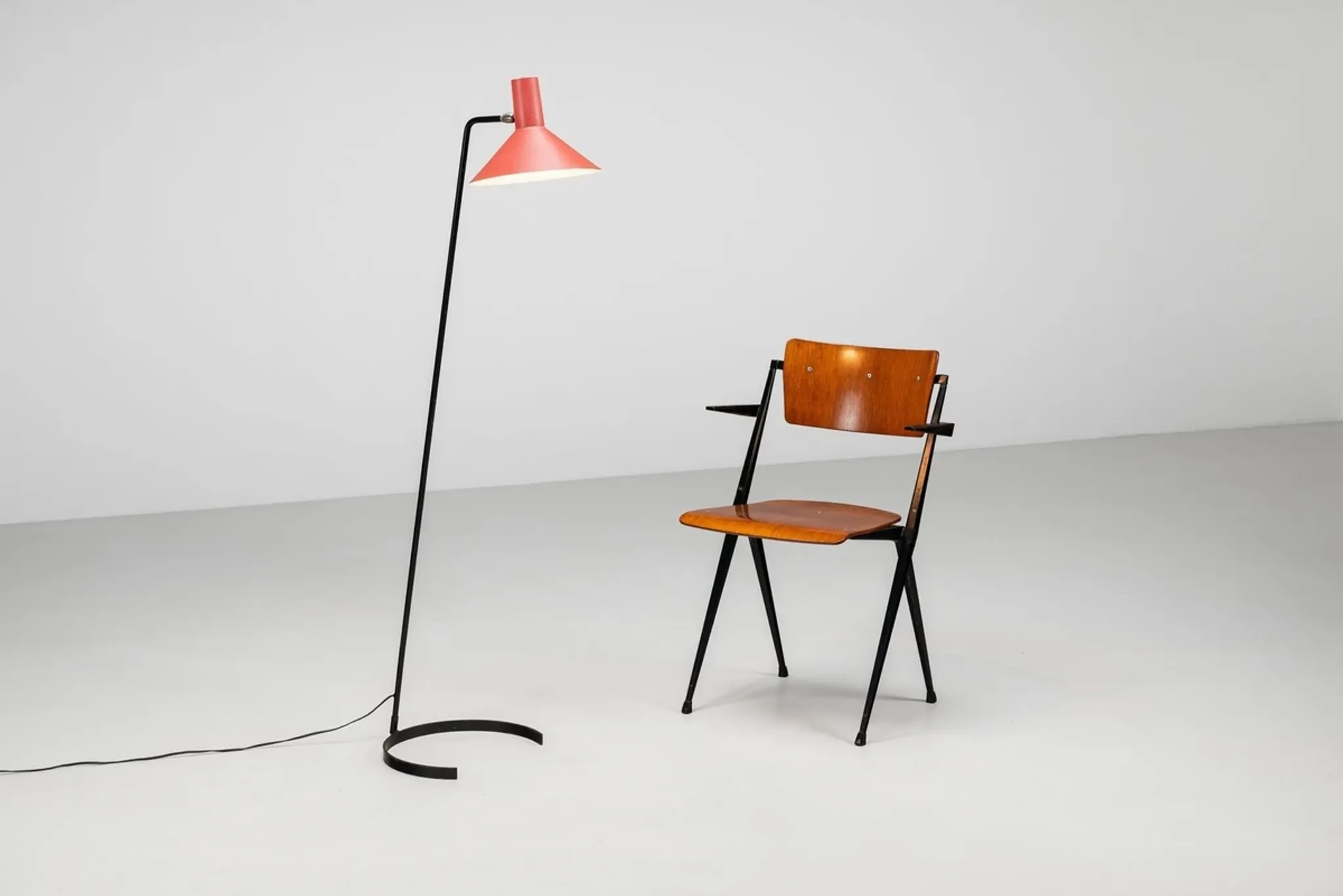 J.J.M. Hoogervorst model 8025 floor lamp Anvia Netherlands 1957