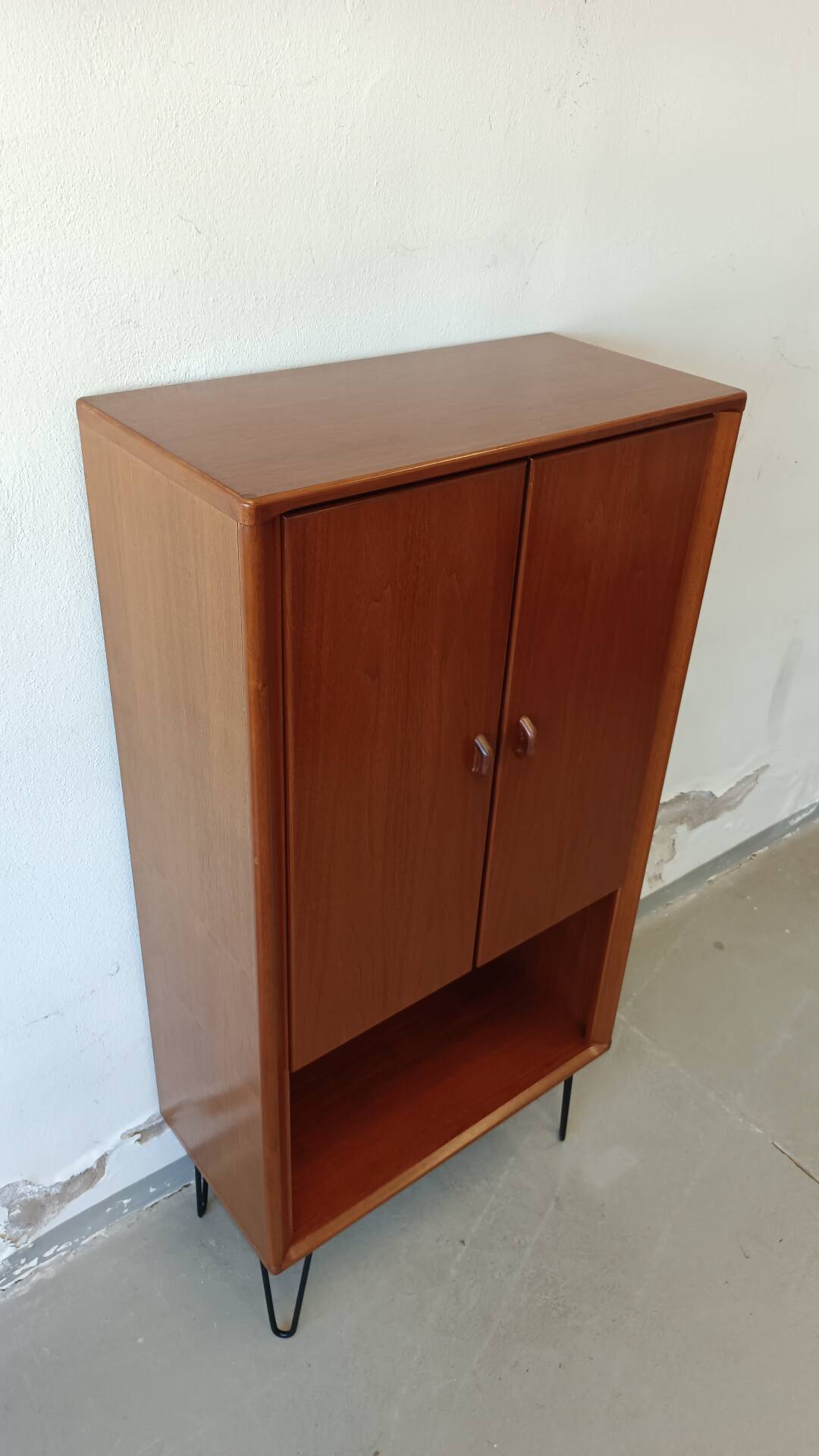 Luning teak wardrobe