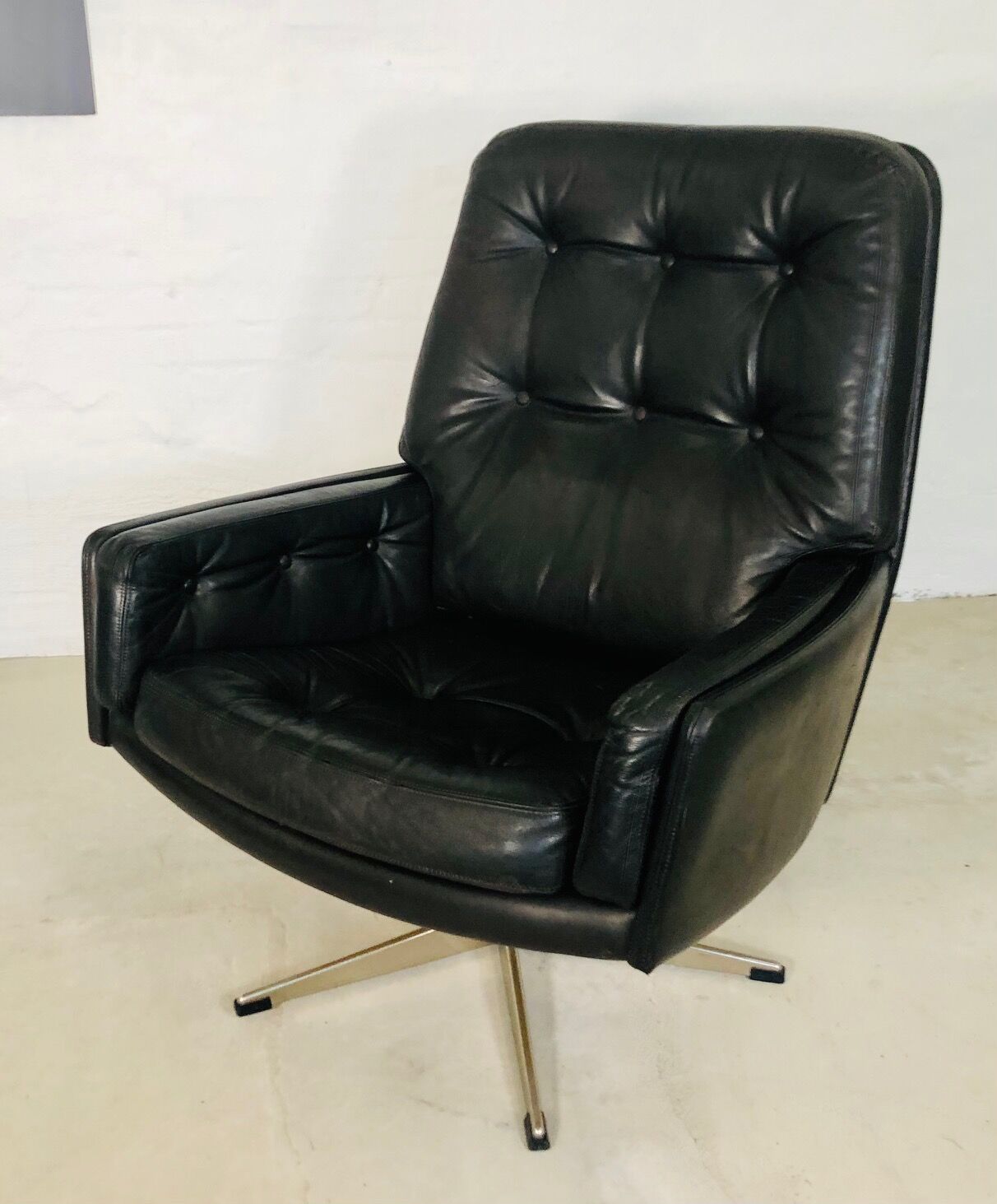 Vintage danish mid century svend. skipper leather lounge chair 1970,s