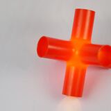Crosslight lamp to pose Jan Melis in Ben Oostrum