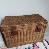Wicker trunk