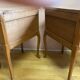 Paire de chevets de style Louis XV en merisier