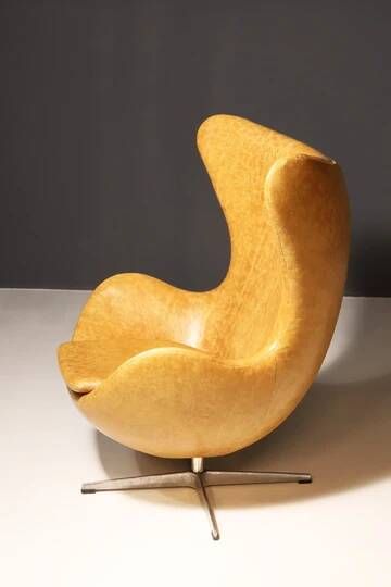 Egg chair model 3316 modern leather Arne Jacobsen 1990s Denmark